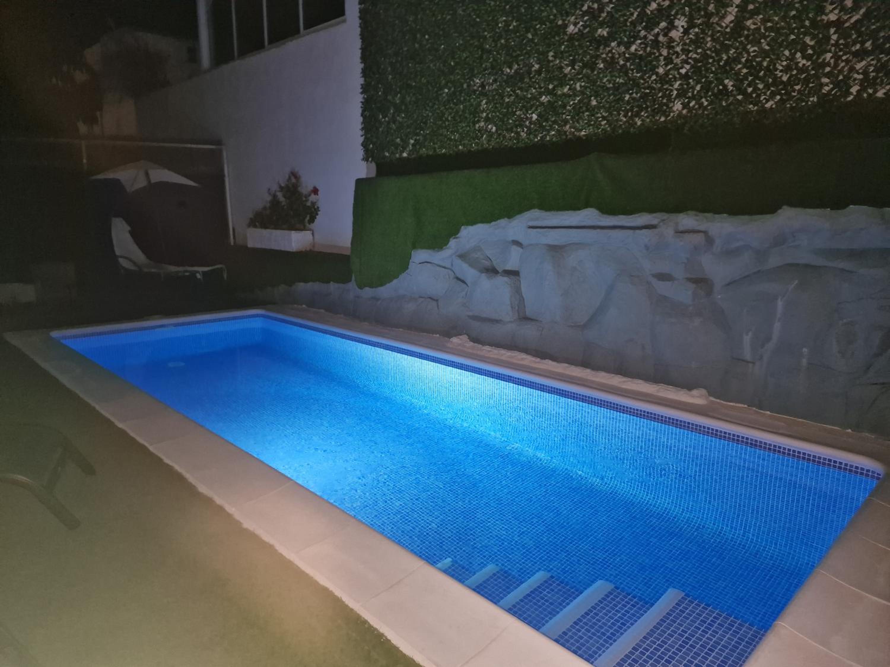 Villa Paraiso-Luxury Villa with Heated Pool