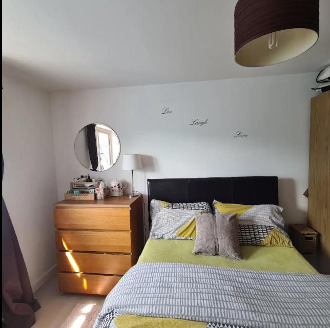 Superhost 1 bedroom flat 15 mins to center,zone 2