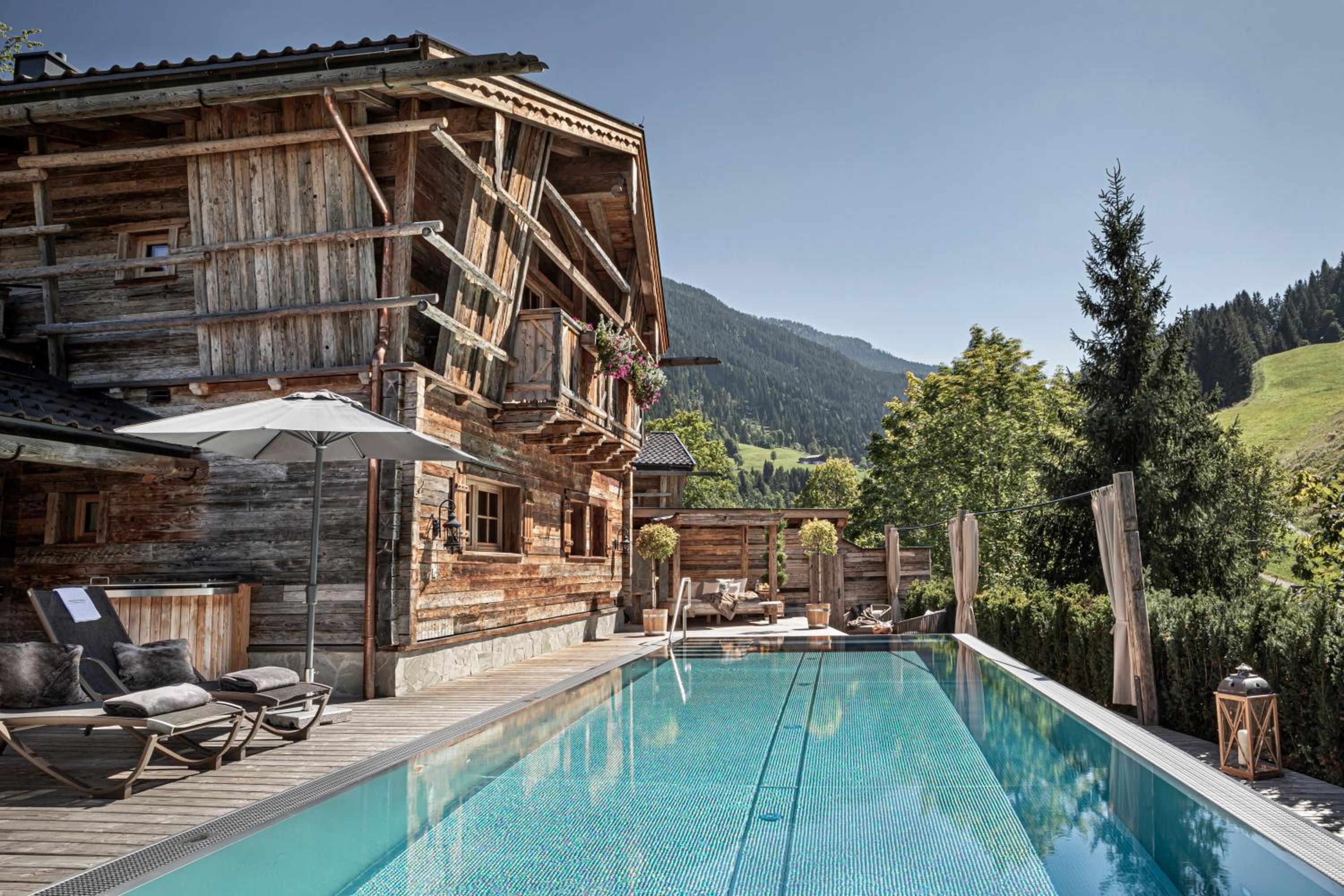 Pool Luxury Lodge