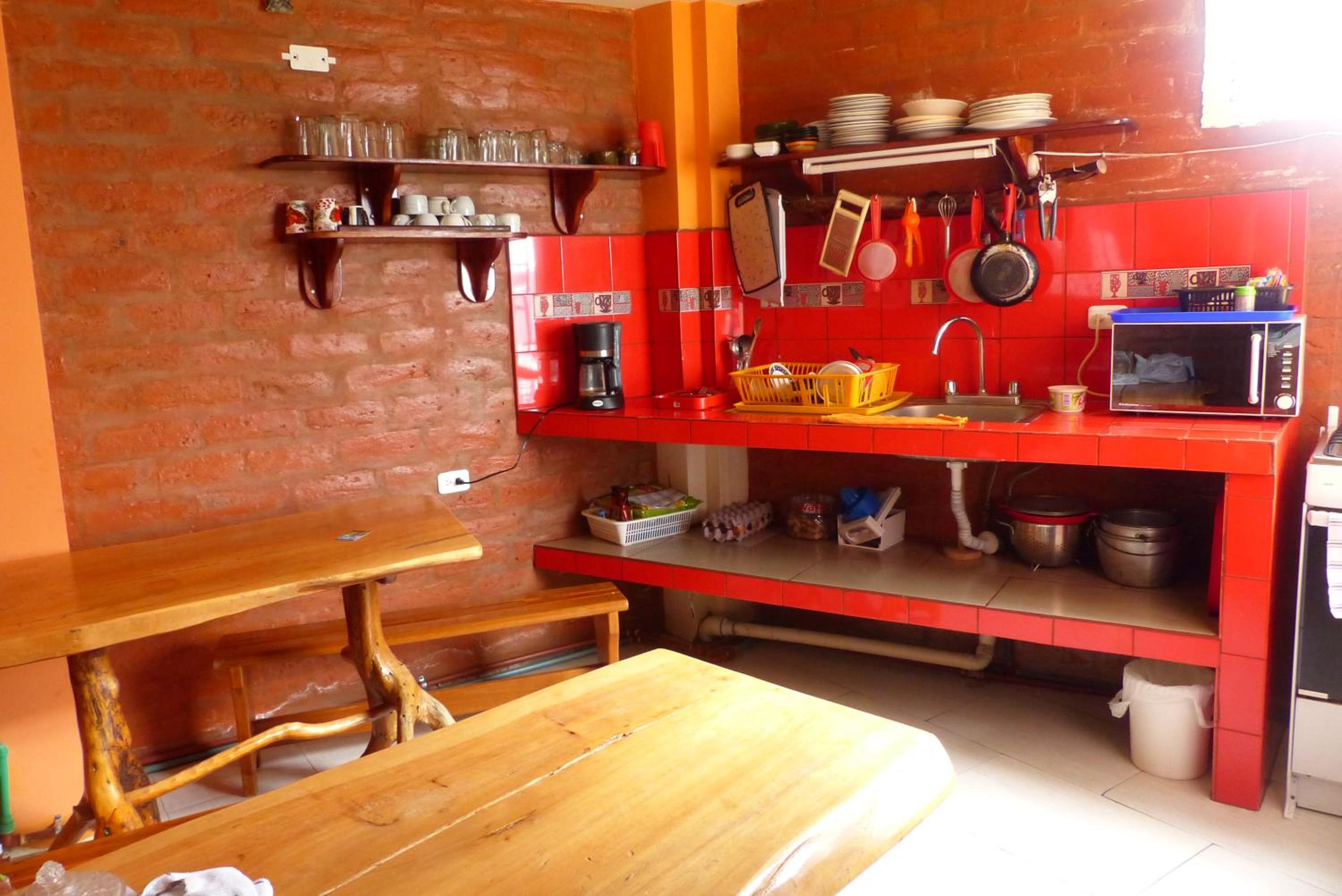 Hostal La Casa Amarilla City