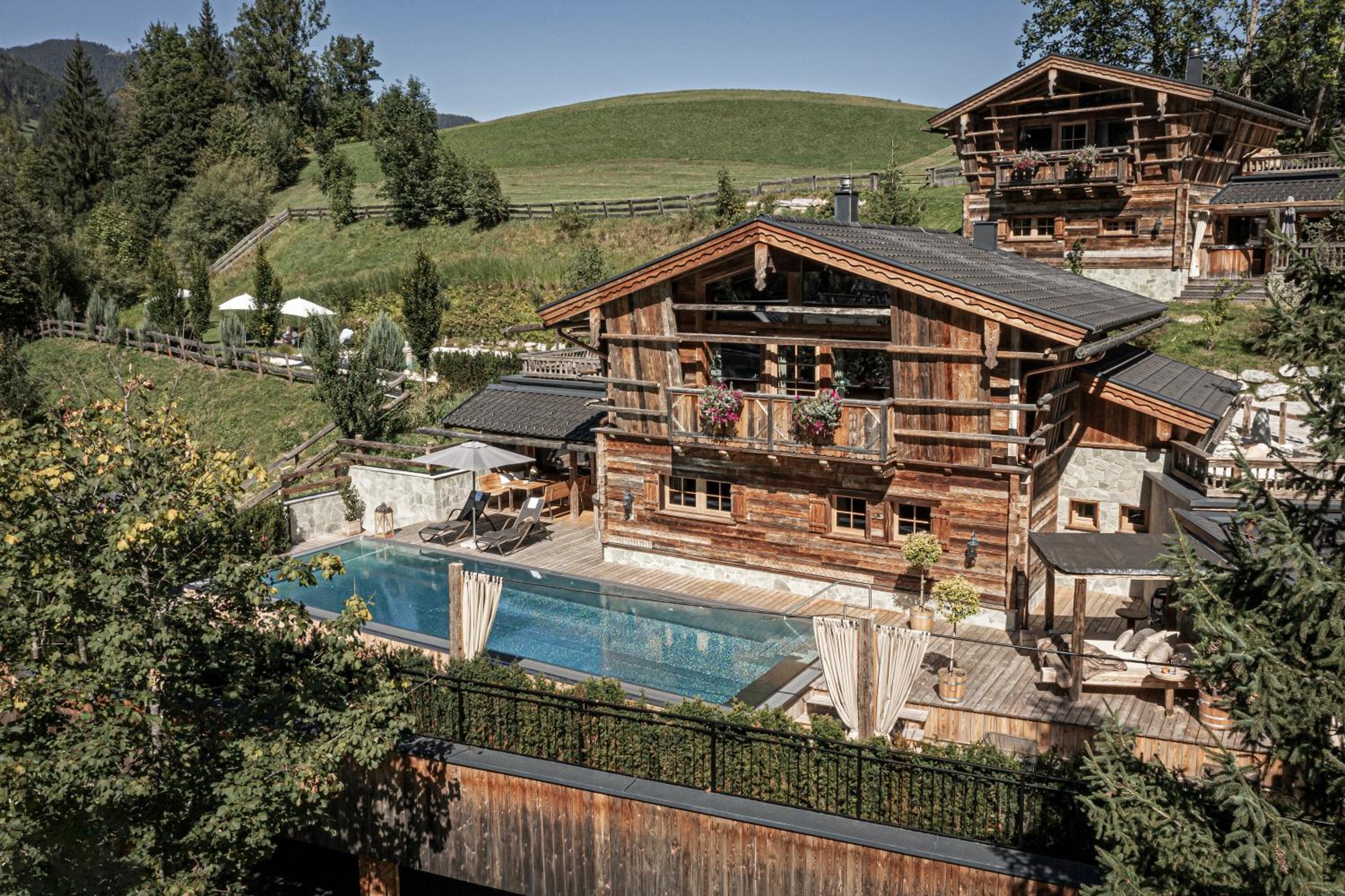 Pool Luxury Lodge
