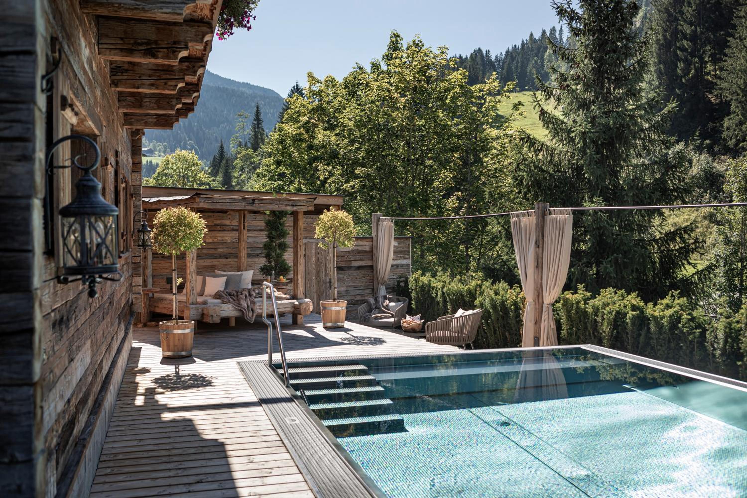 Pool Luxury Lodge