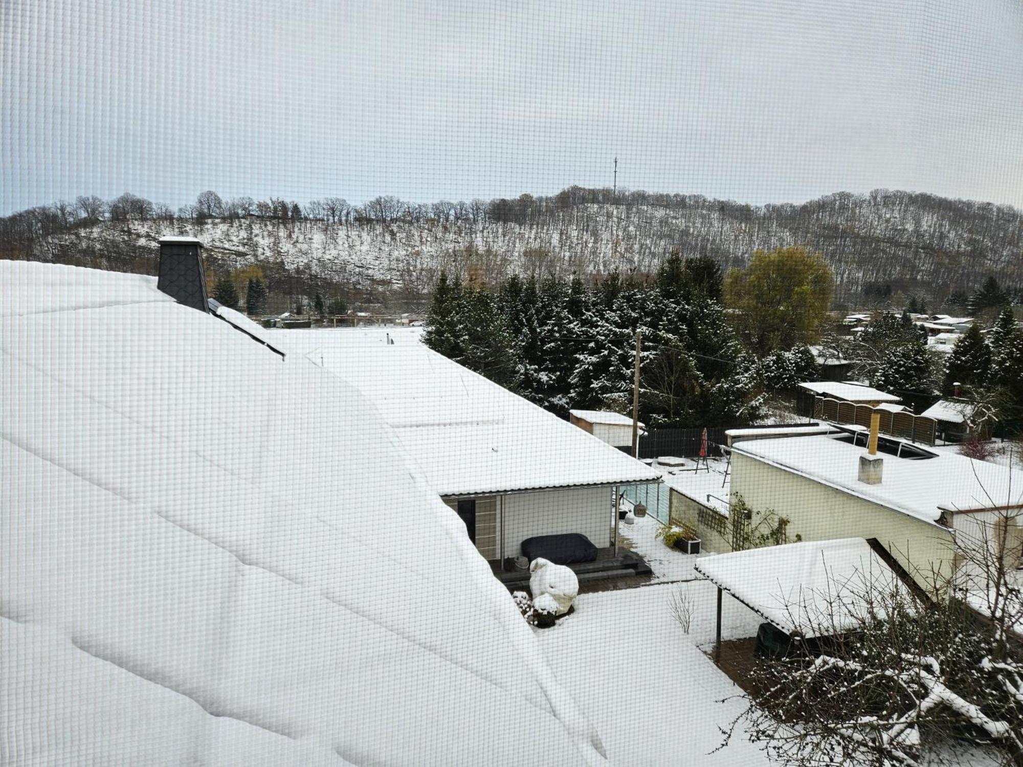 Apartments am Saalebogen mit Gartenterrasse, Grillkamin und freie Parkplätze