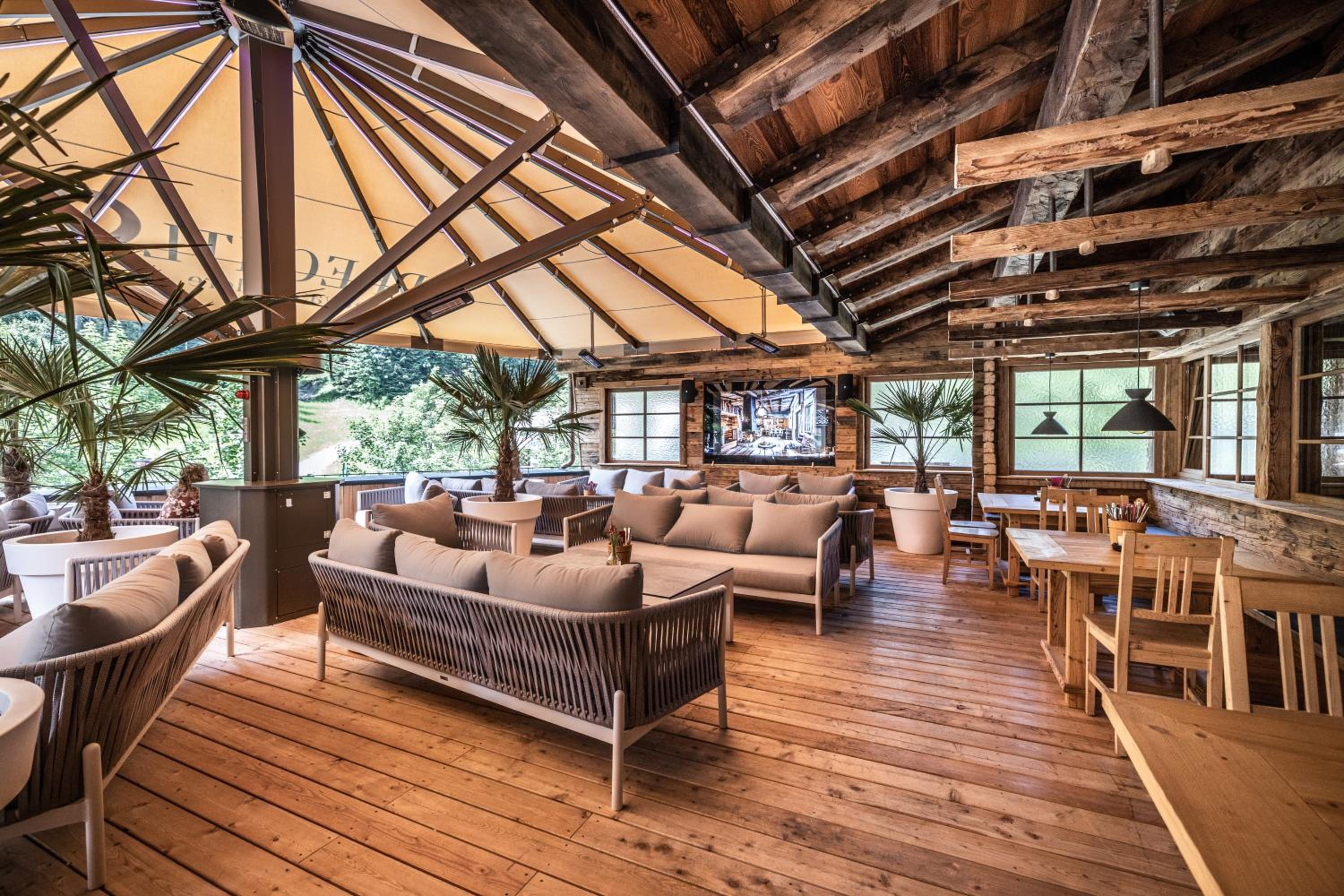 Pool Luxury Lodge
