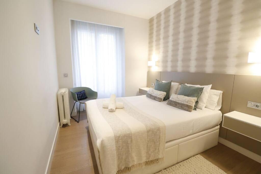 Prime Location Modern Stay
