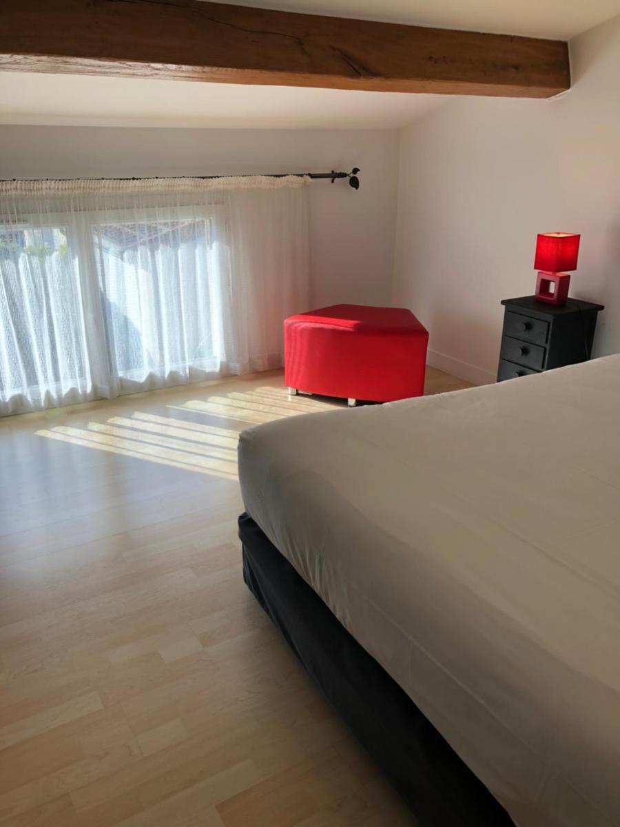 Une chambre à Neuilly Guest house