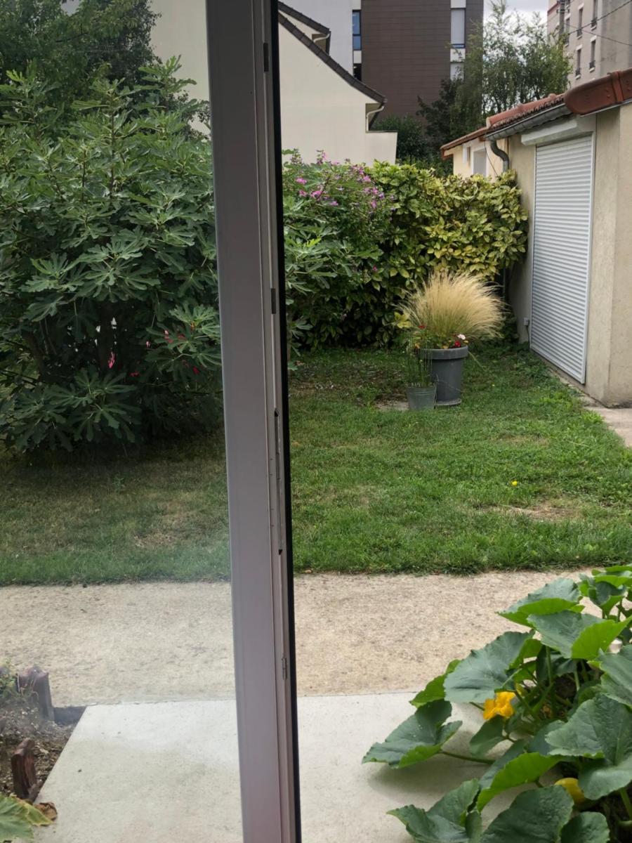 Une chambre à Neuilly Guest house