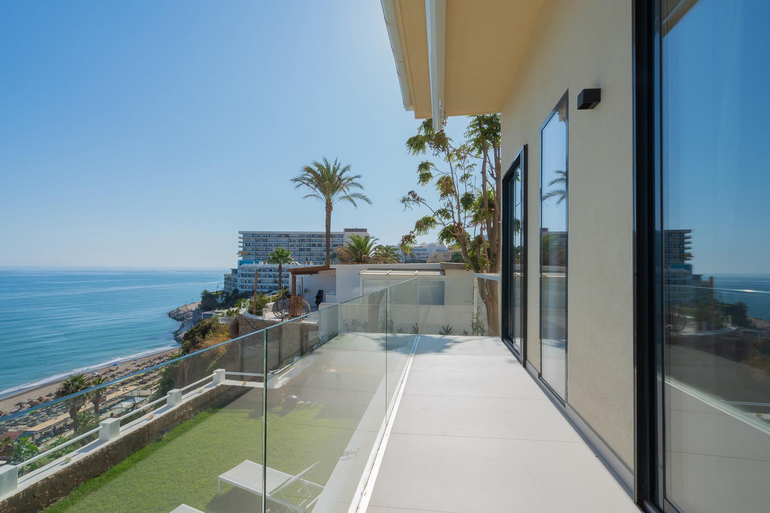 250sqm Garden Duplex with Jacuzzi, Sea View Cinema photo 3