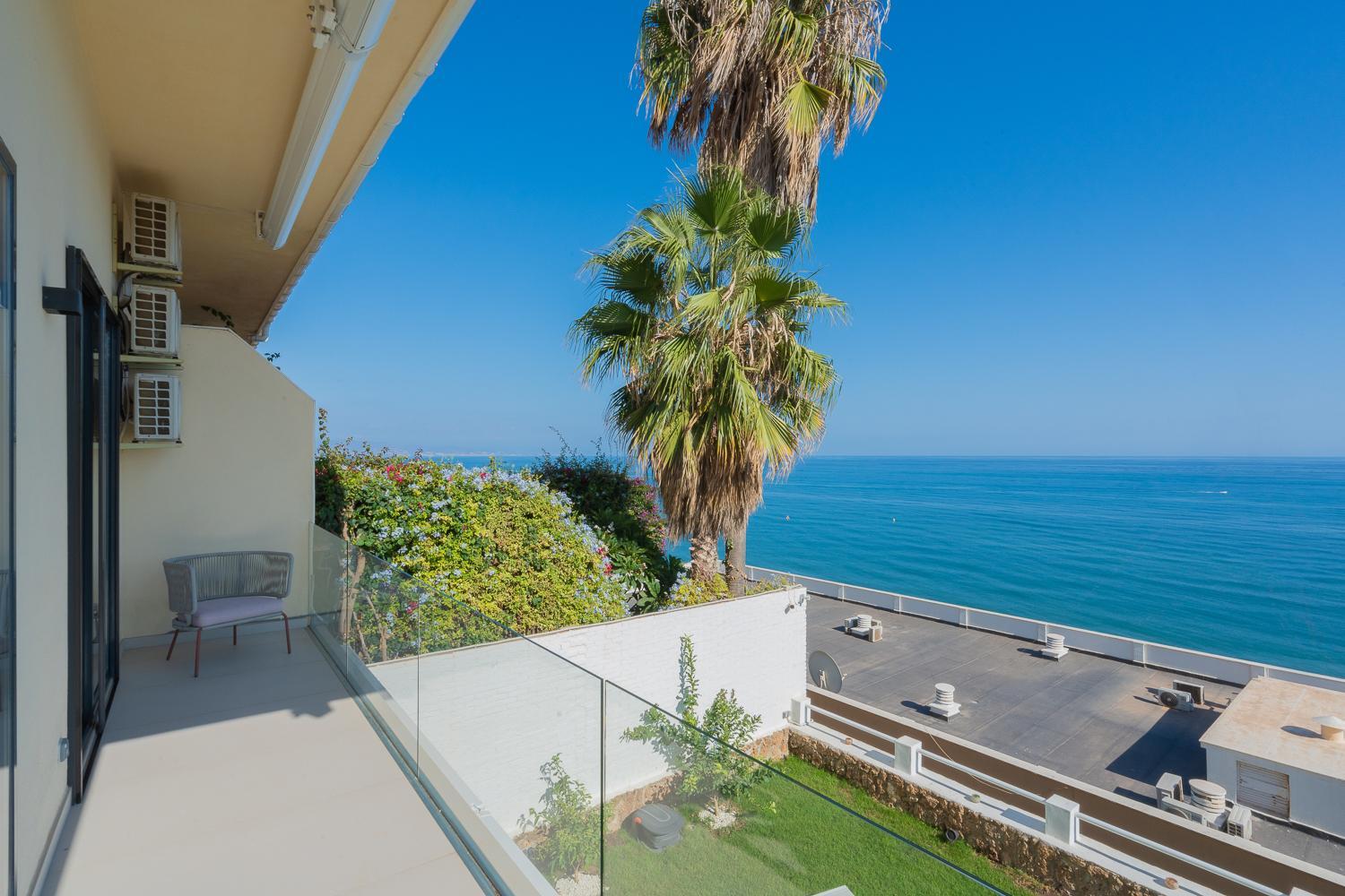 250sqm Garden Duplex with Jacuzzi, Sea View Cinema