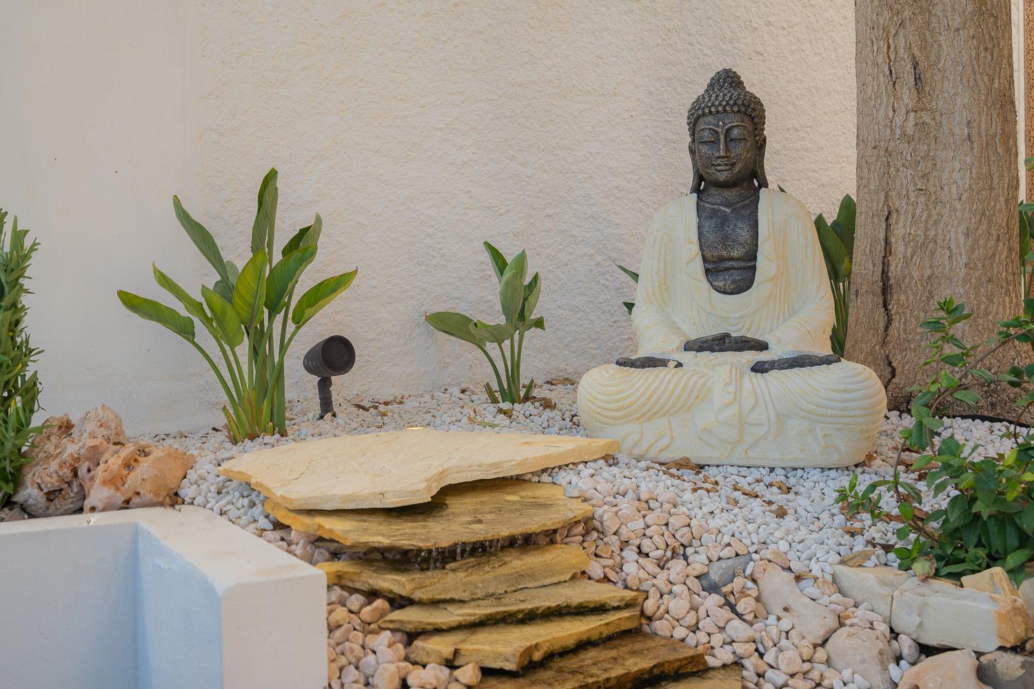 250sqm Garden Duplex with Jacuzzi, Sea View Cinema