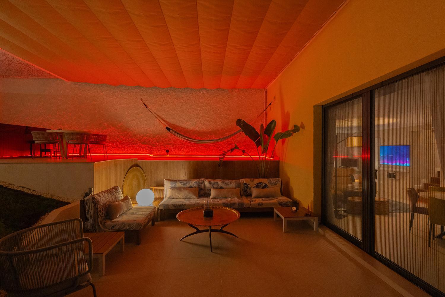 250sqm Garden Duplex with Jacuzzi, Sea View Cinema