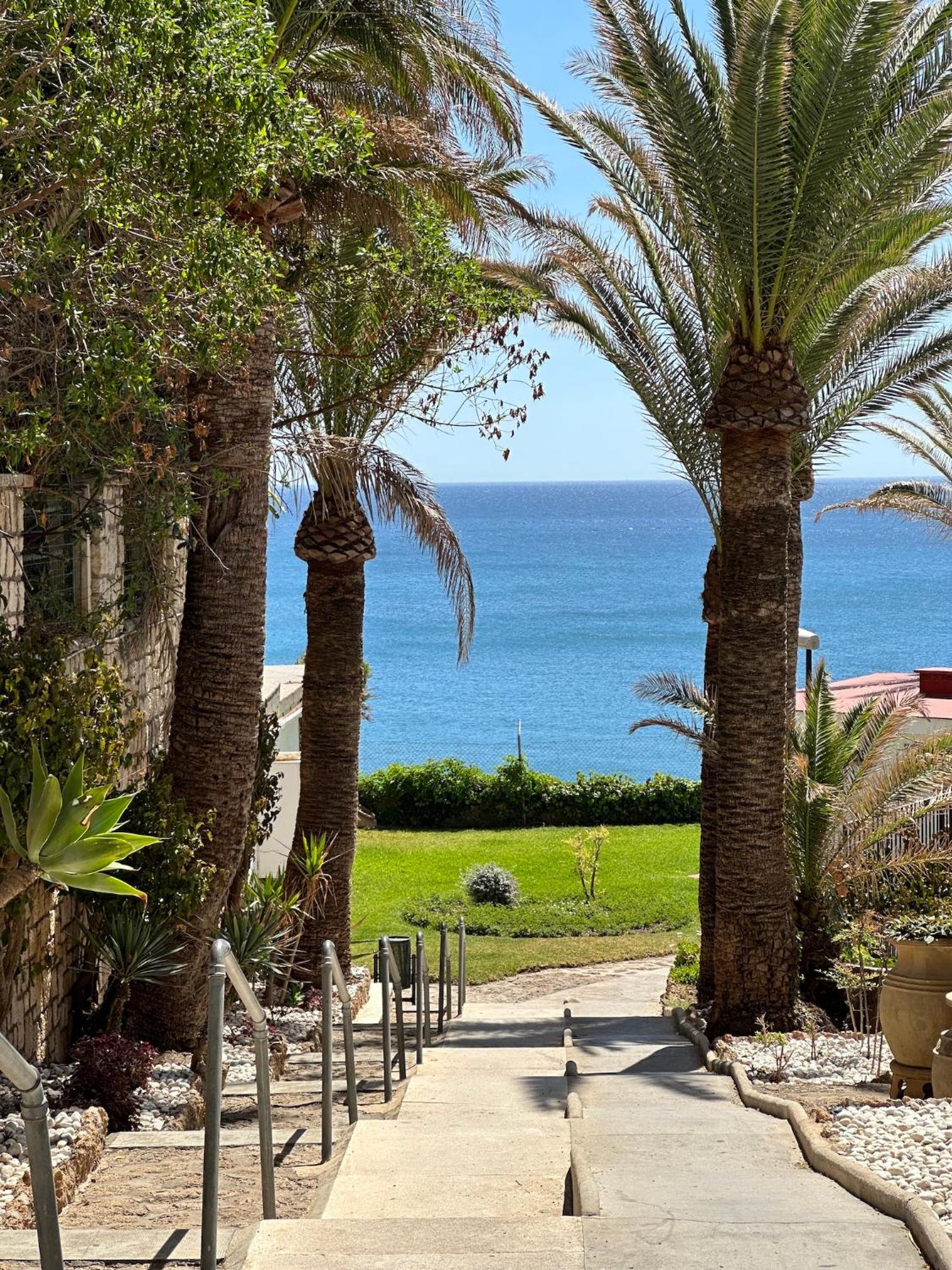 250sqm Garden Duplex with Jacuzzi, Sea View Cinema