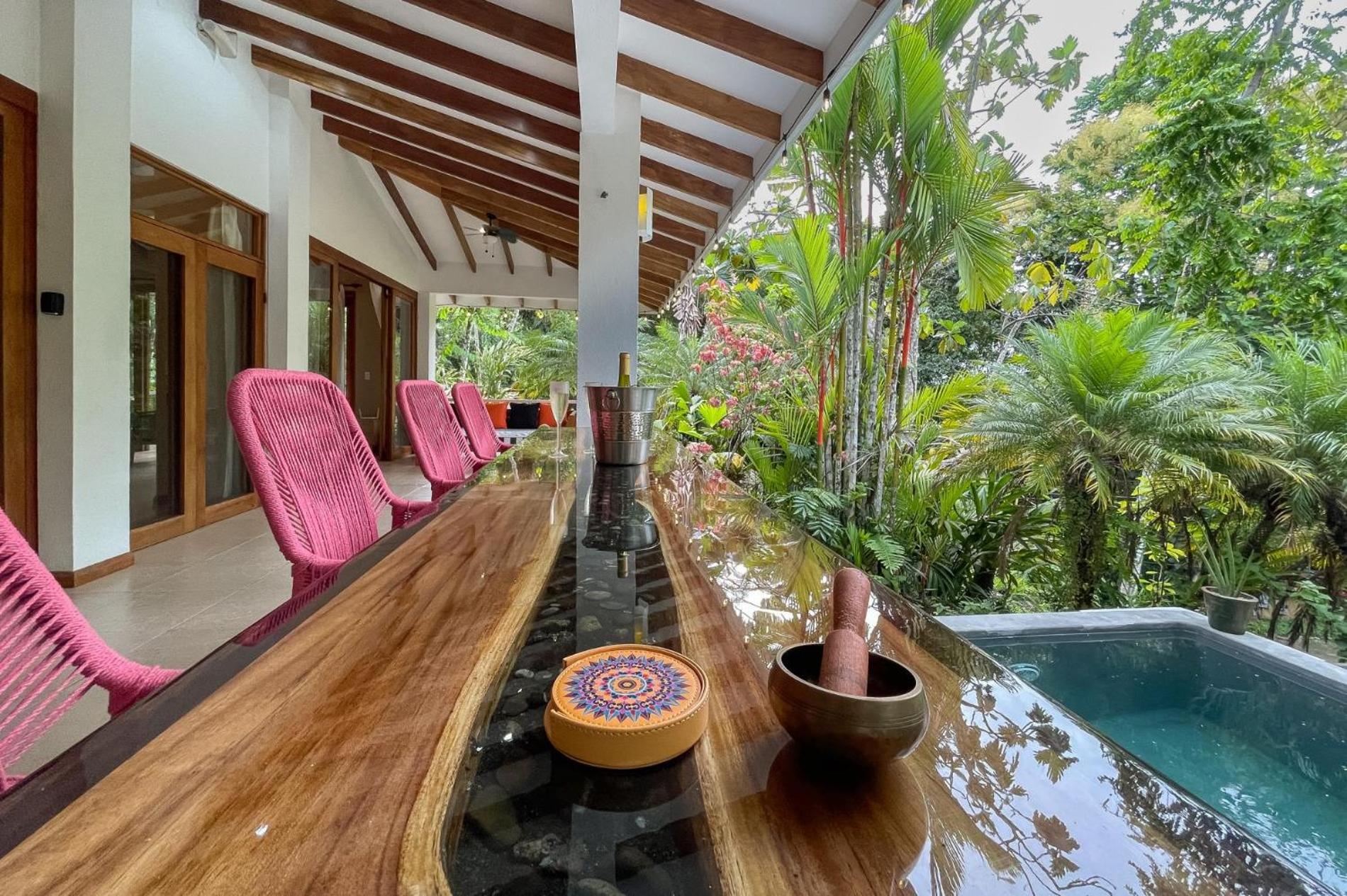 Tropical Casa Ventanas with private pool in MA