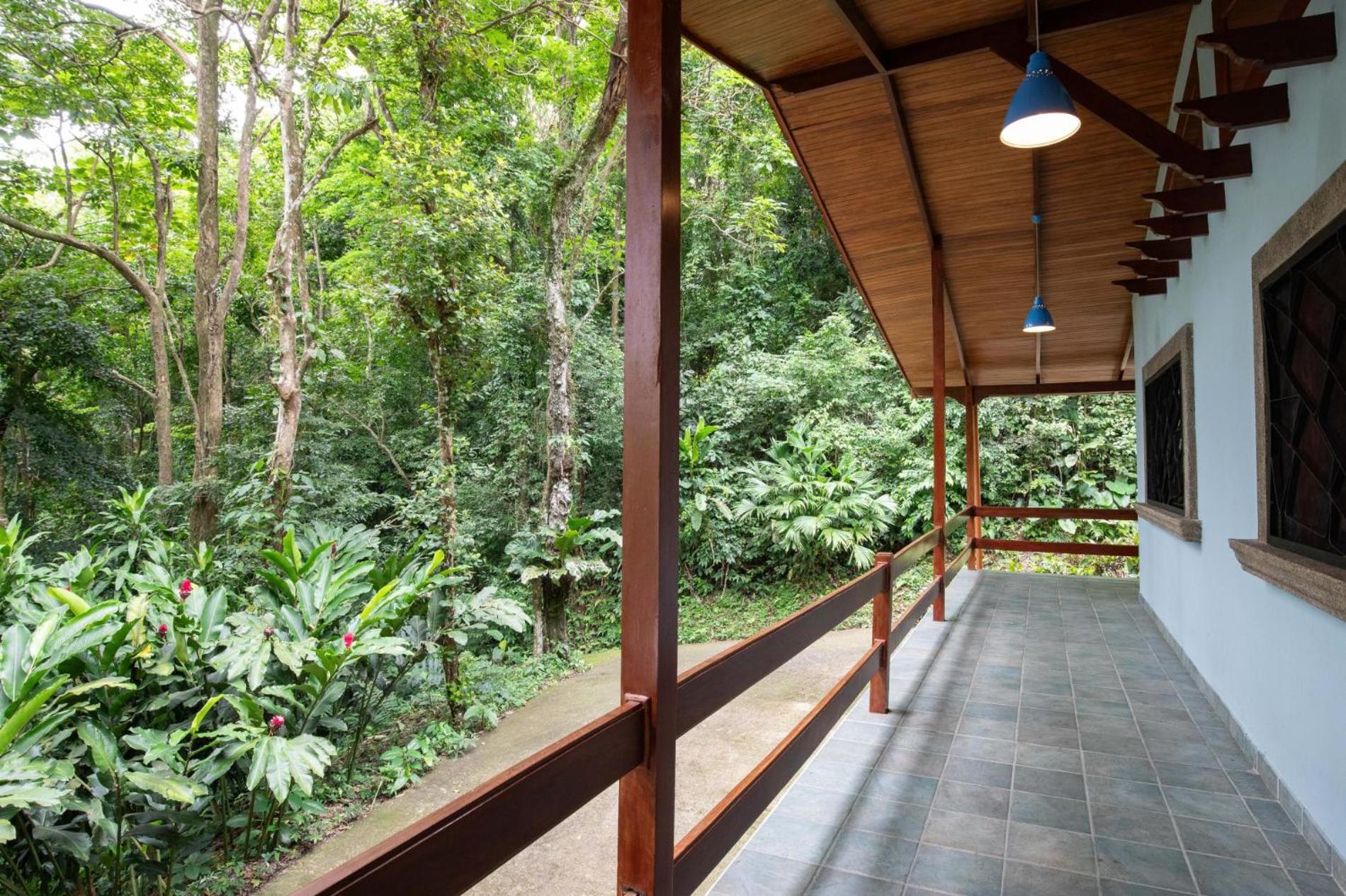 4BR Villa MotMot in w exclusive pool Wifi Ac view 3