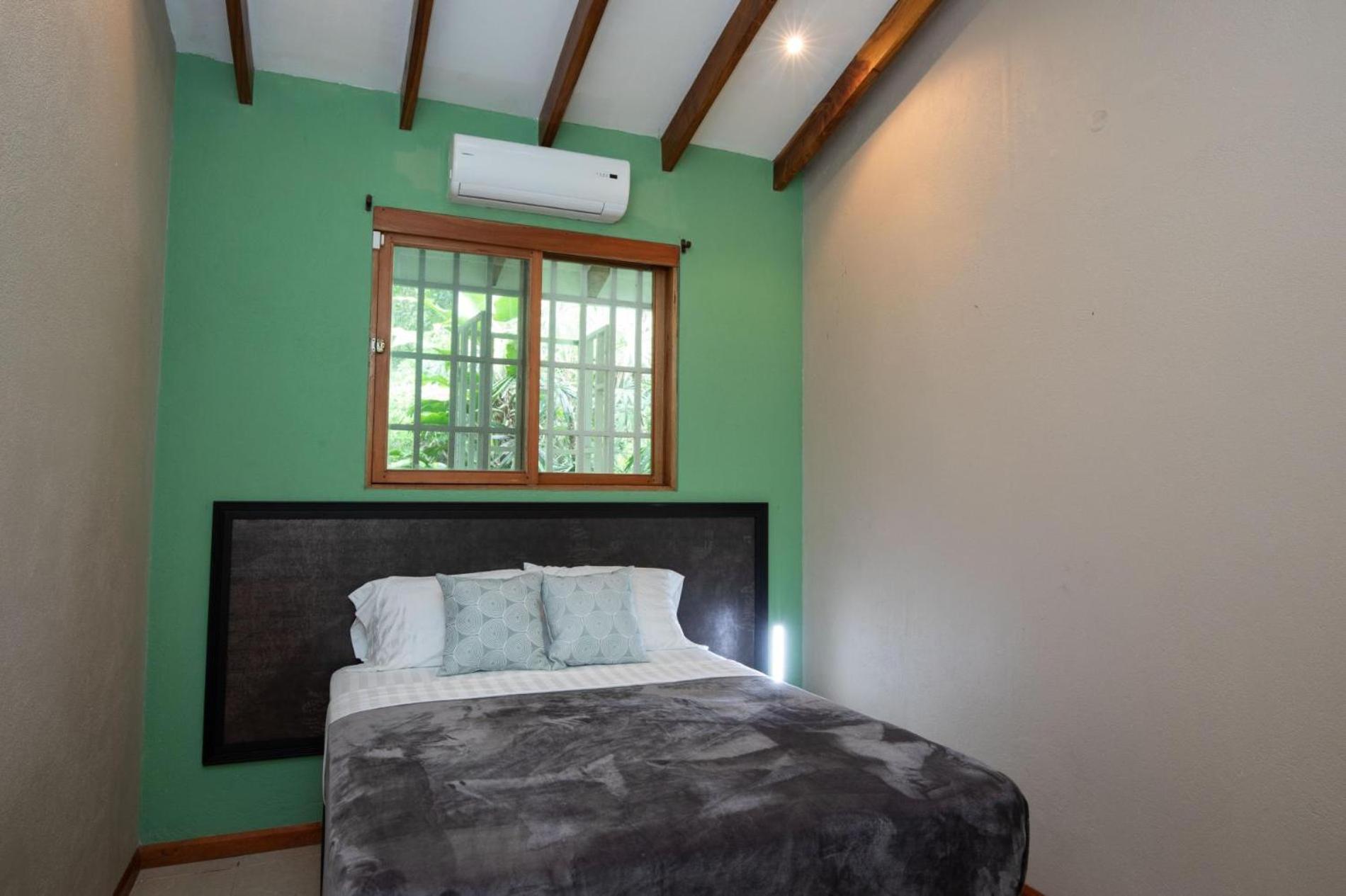 Tropical Casa Ventanas with private pool in MA