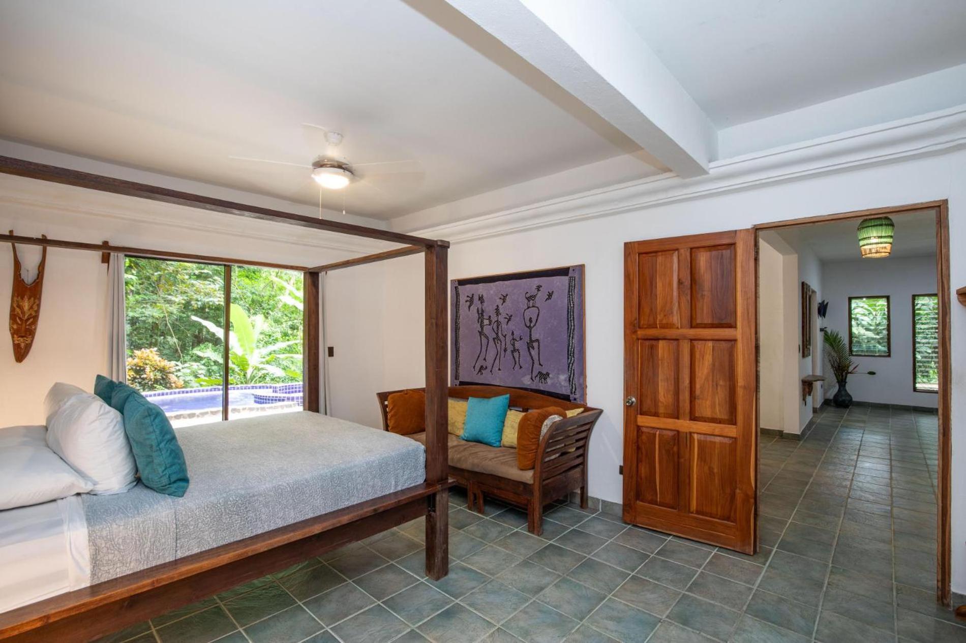 4BR Villa MotMot in w exclusive pool Wifi Ac view 2