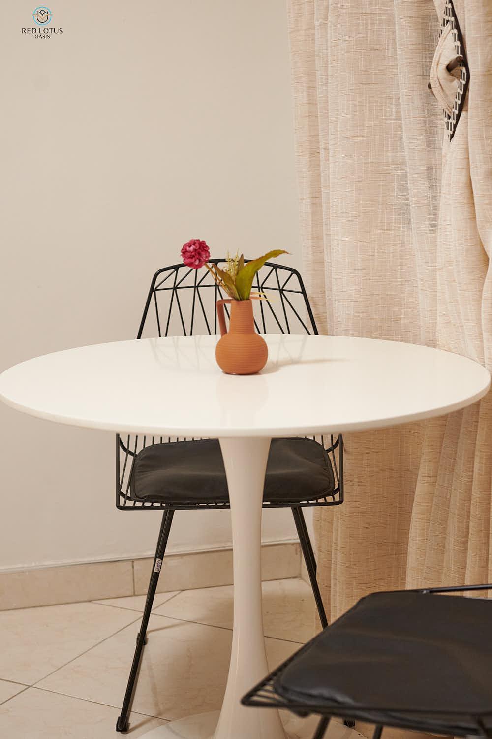 Charming Rooftop Apartments- Strong Wi-Fi & 40percent Long-stay Disc