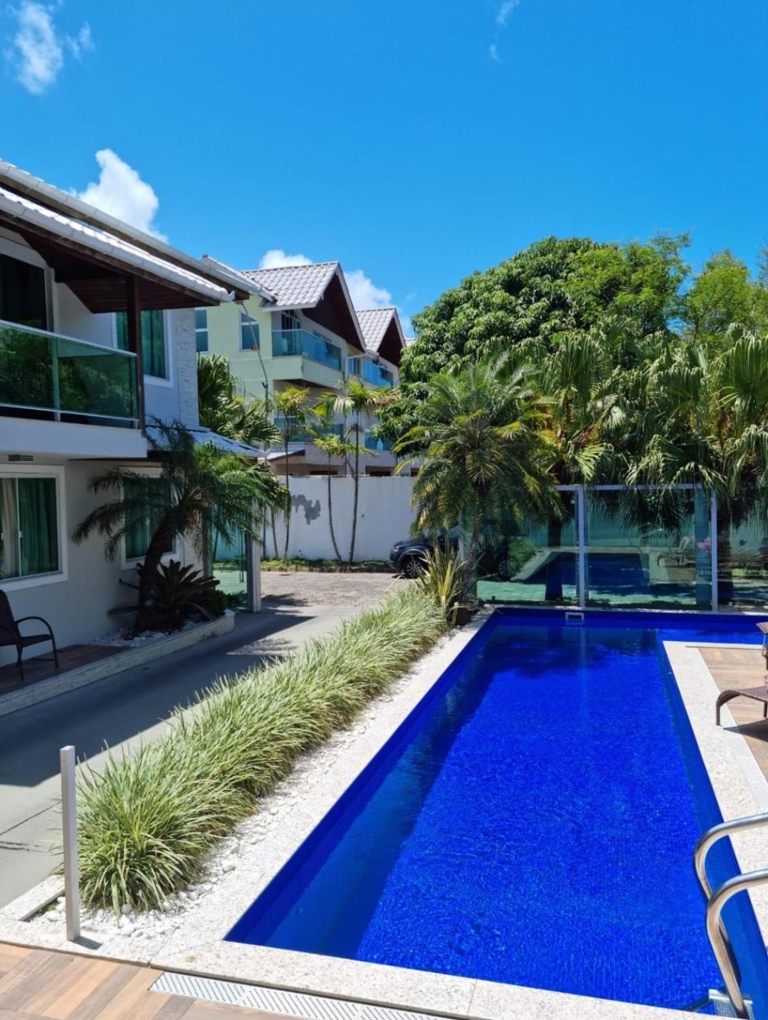Apartamento c/ hidro e piscina em condomínio