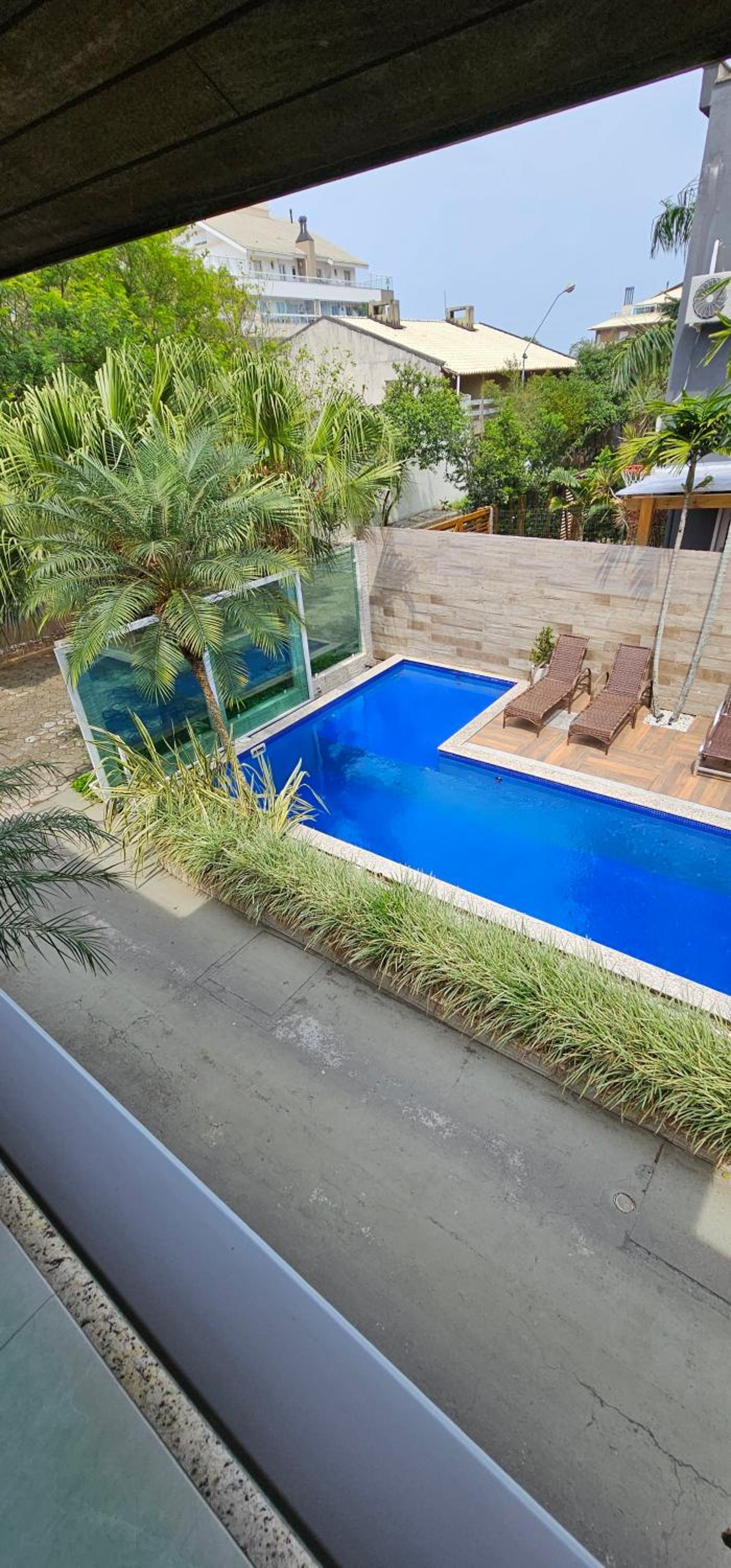 Apartamento c/ hidro e piscina em condomínio
