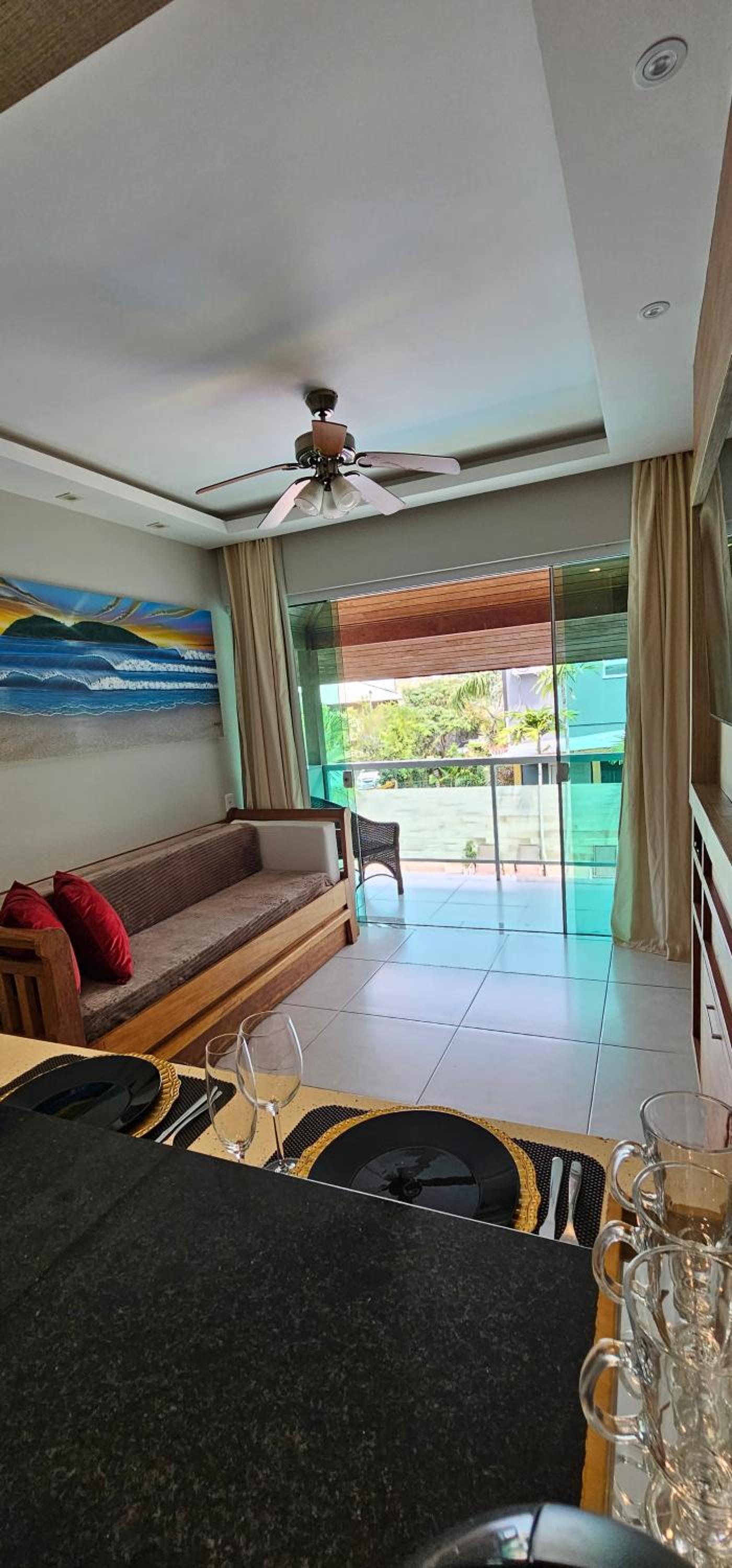 Apartamento c/ hidro e piscina em condomínio