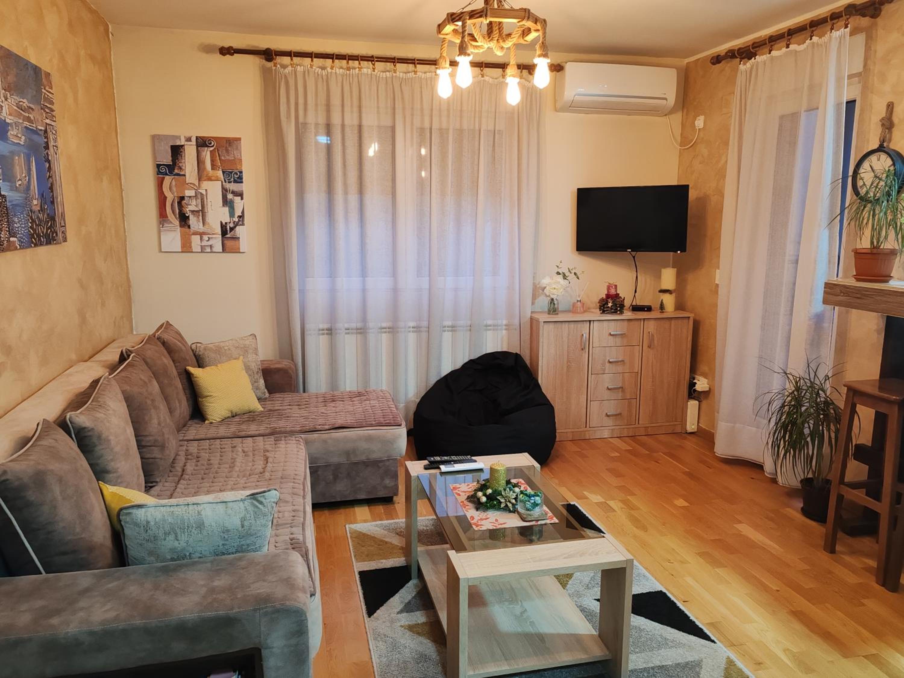 Lui Apartment view 3