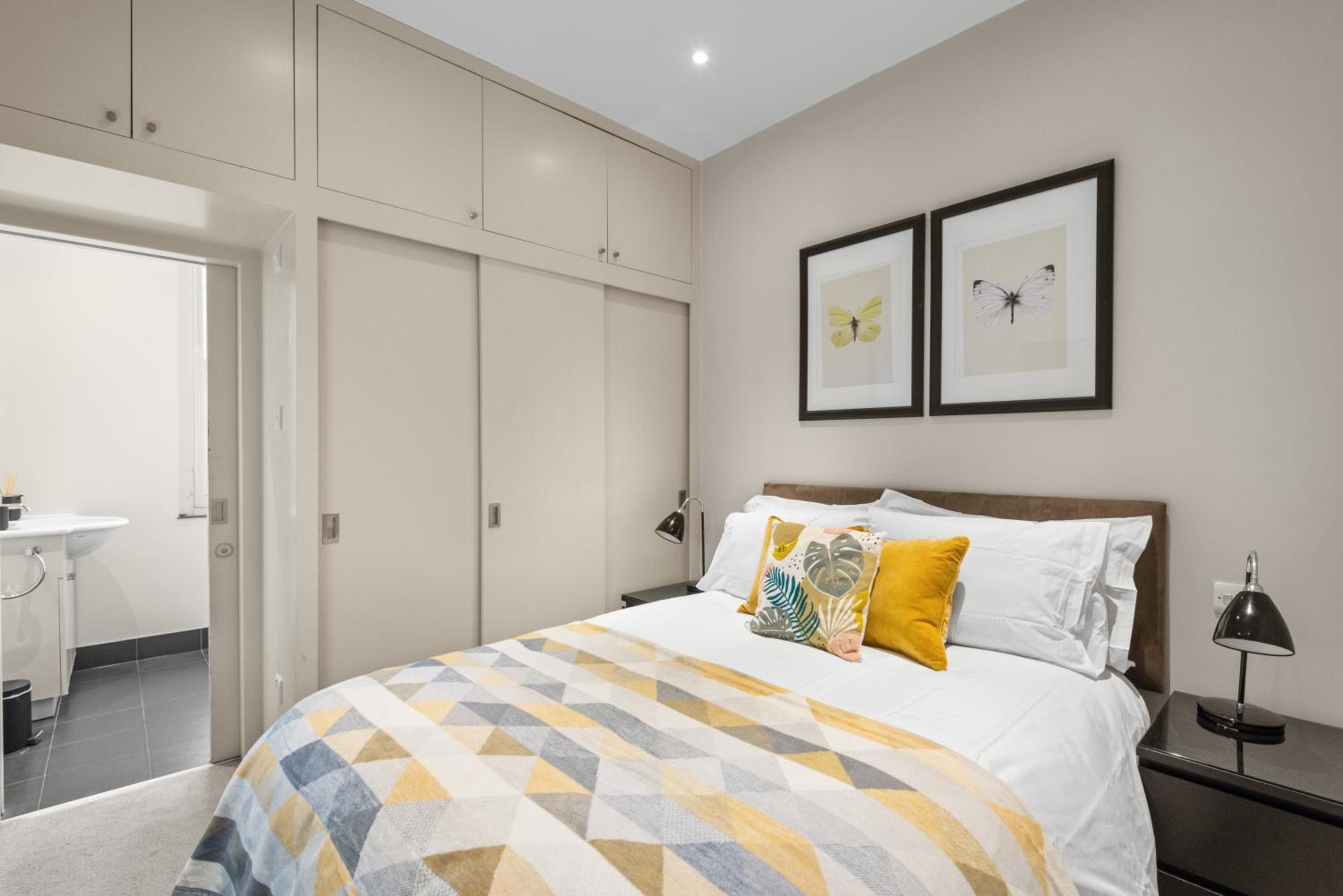 Notting Hill: Stylish 1BR with Terrace - Suite Inn
