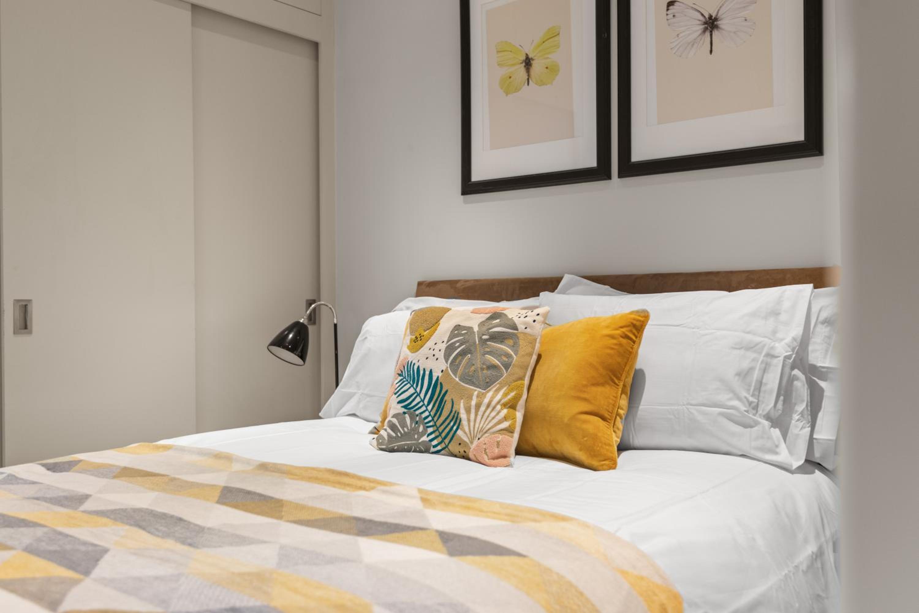 Notting Hill: Stylish 1BR with Terrace - Suite Inn