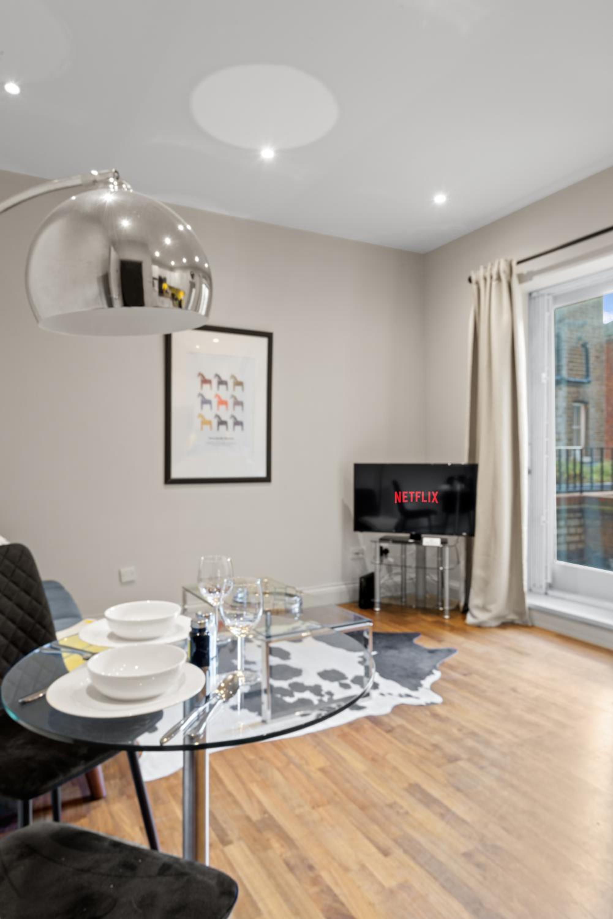 Notting Hill: Stylish 1BR with Terrace - Suite Inn