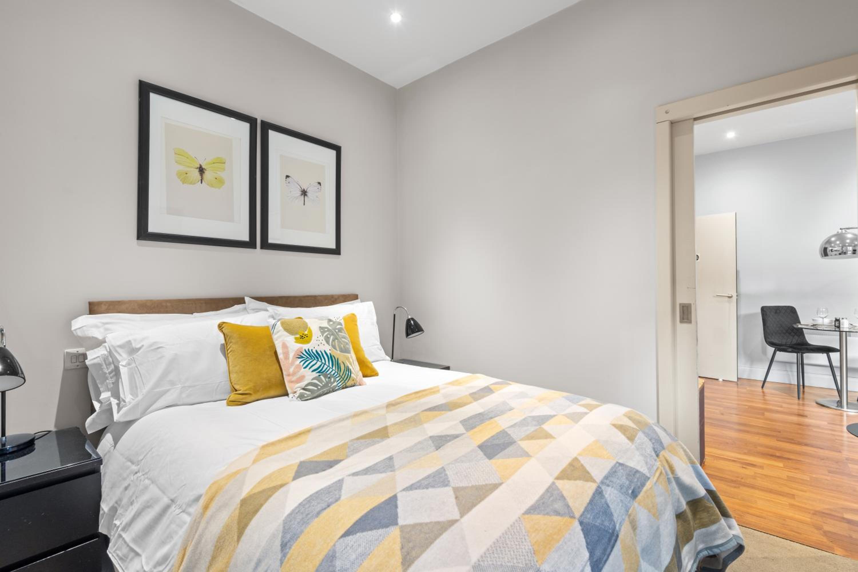 Notting Hill: Stylish 1BR with Terrace - Suite Inn
