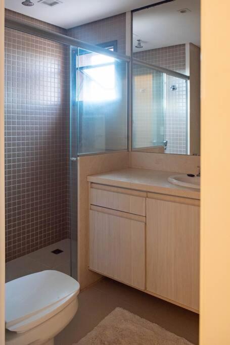 FLAT com piscina, vista para o Aquário e Feng Shui