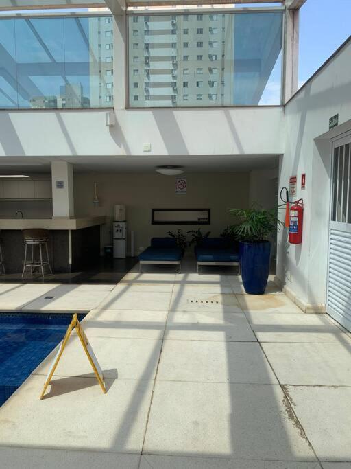 FLAT com piscina, vista para o Aquário e Feng Shui