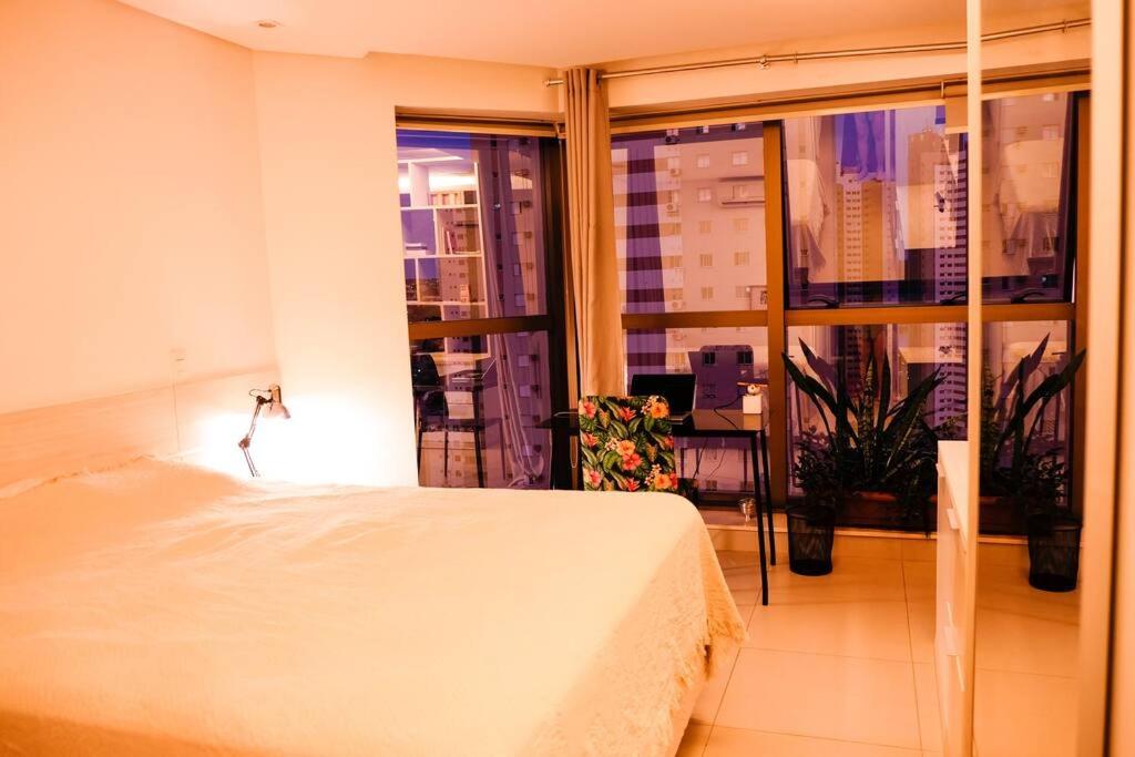FLAT com piscina, vista para o Aquário e Feng Shui
