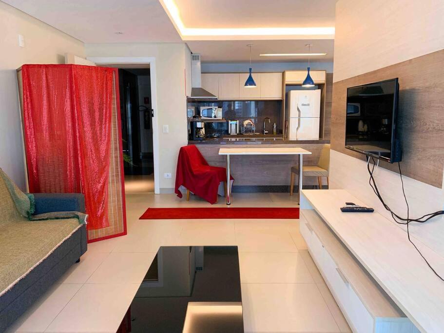 FLAT com piscina, vista para o Aquário e Feng Shui