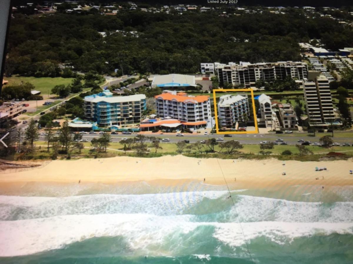 Absolute Beachfront Penthouse with Exclusive Rooftop