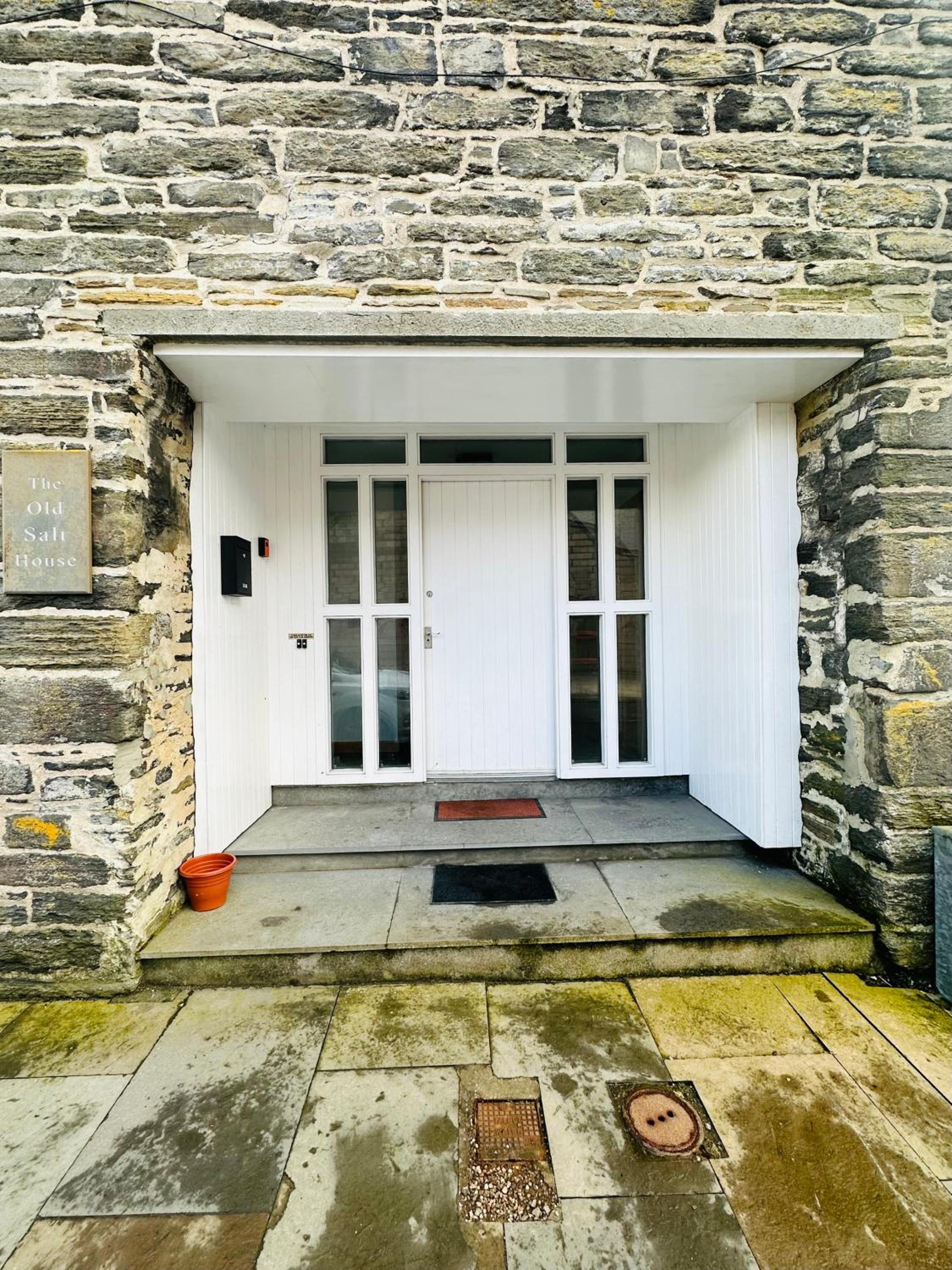 Hotel The Old Salt House, Flat 2 - Image 1