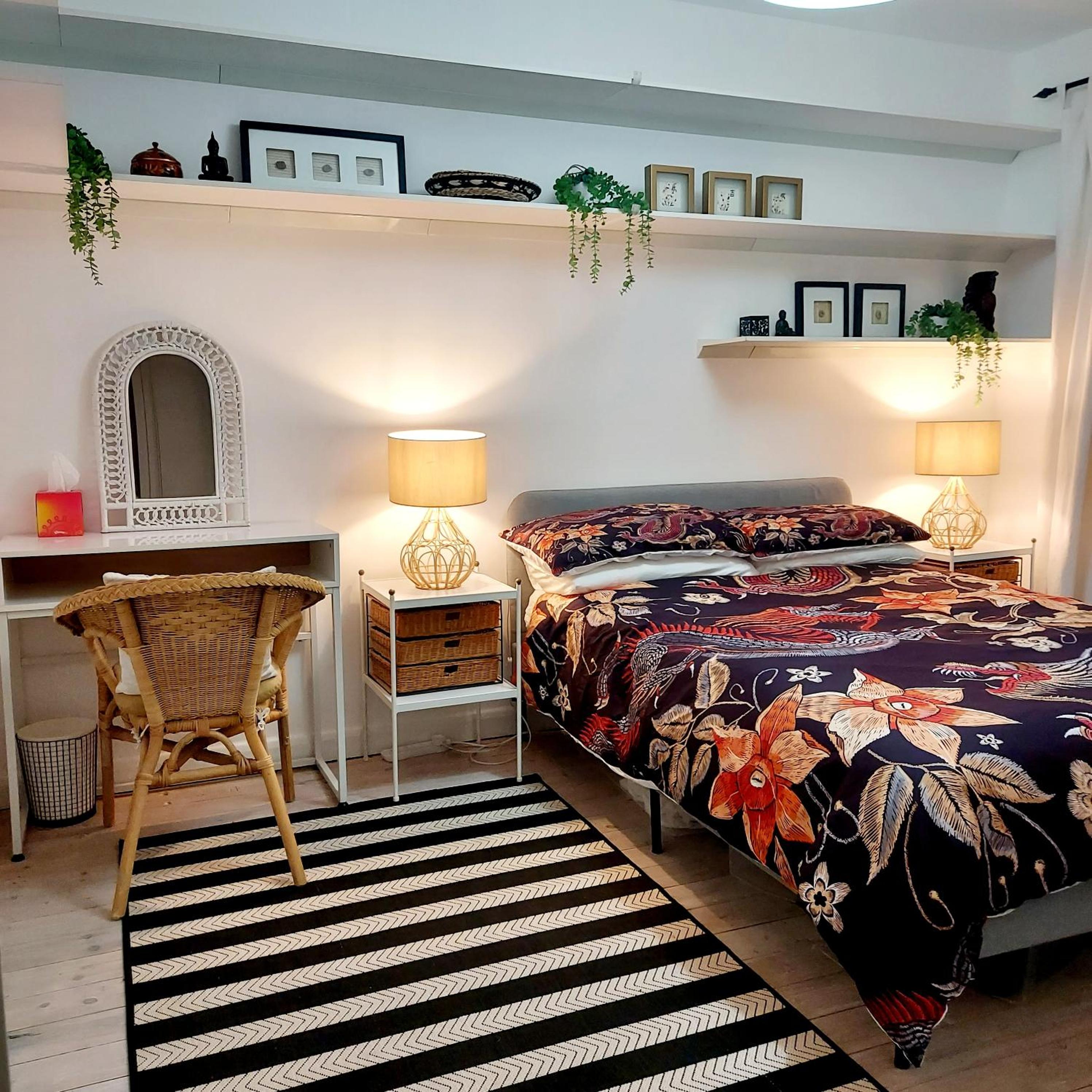 Oriental, 2 Double Bedroom Flat, Royal Greenwich, SE London