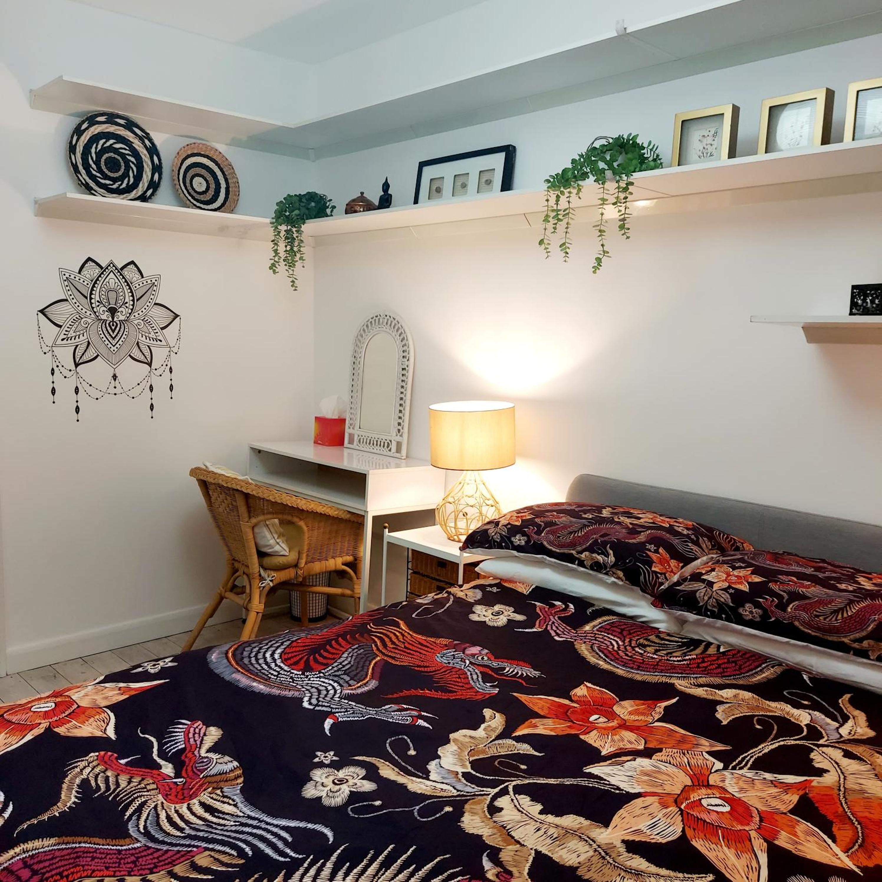 Oriental, 2 Double Bedroom Flat, Royal Greenwich, SE London