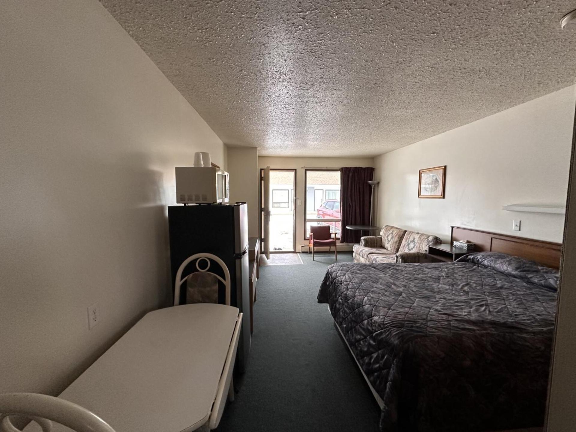 Edson Vacations - Howard Johnson by Wyndham Edson - Property Image 1