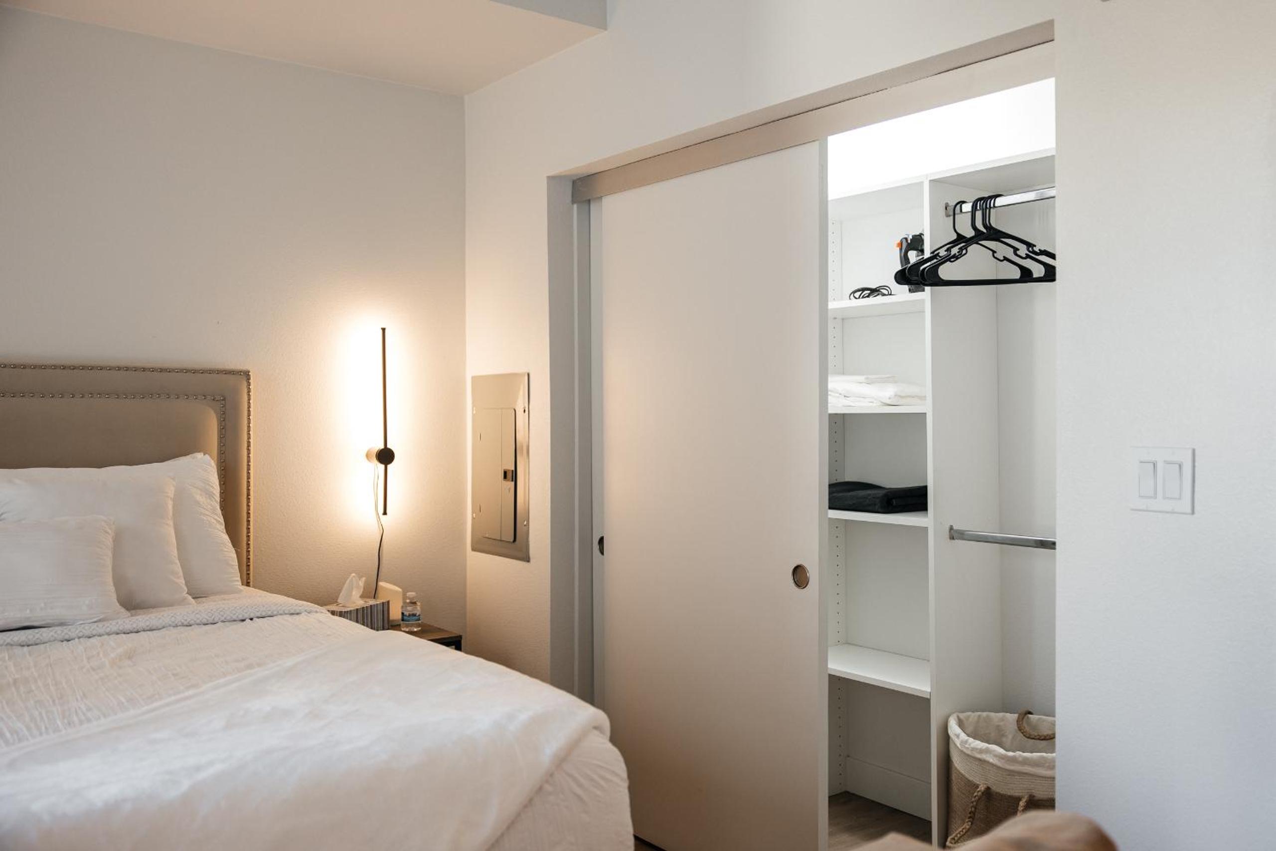 Elegant Apartment in the Heart of Hollywood