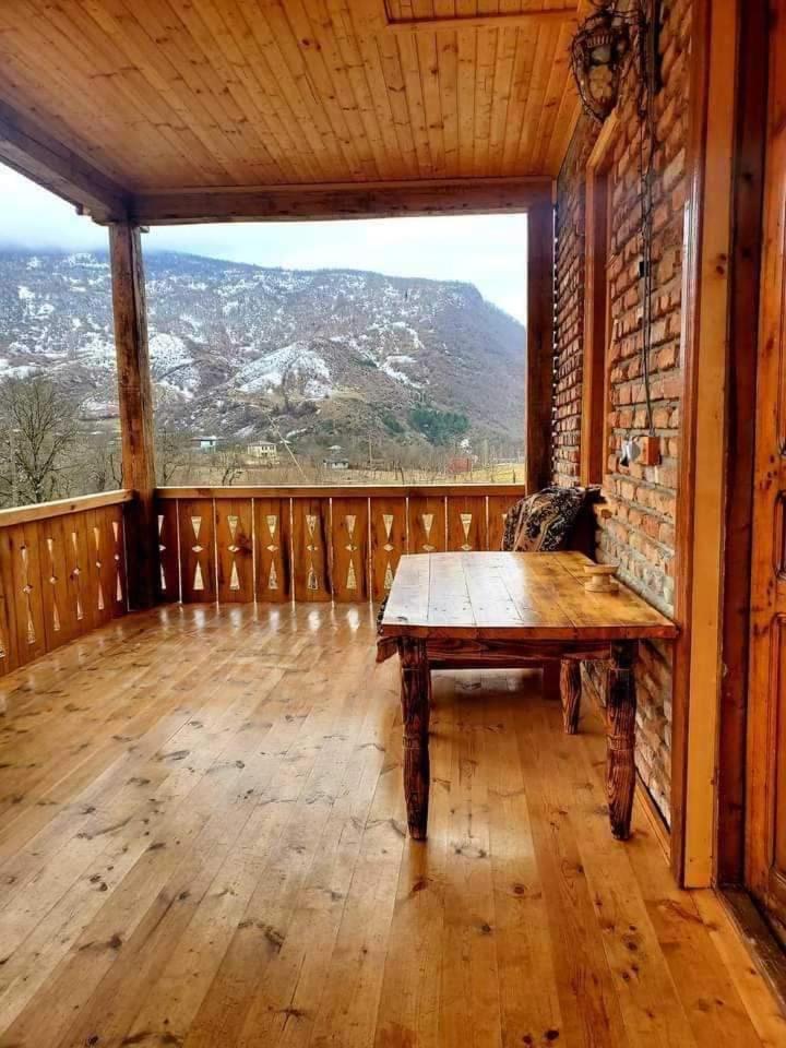 Zanduri House