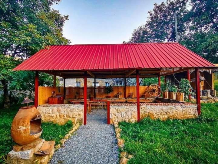 Zanduri House