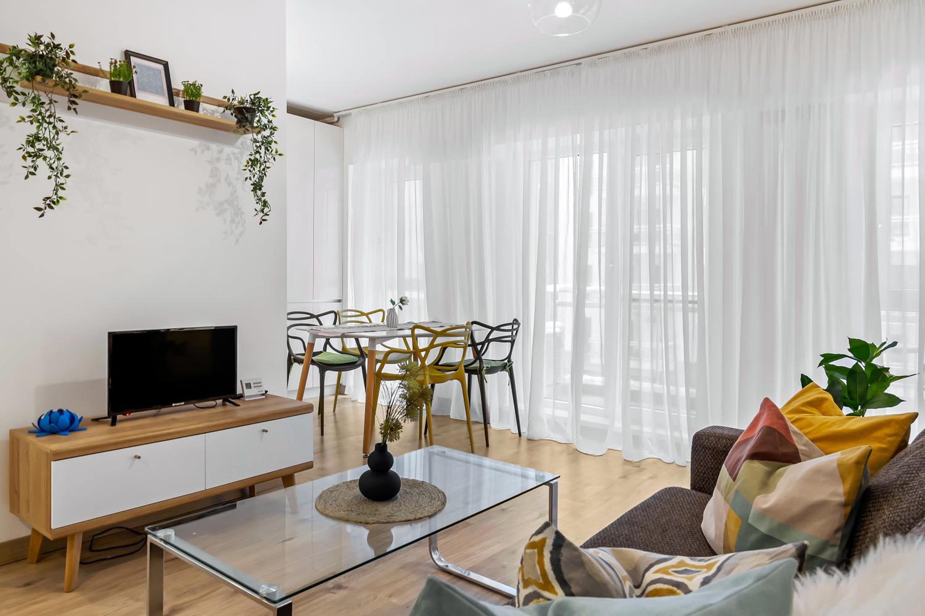 Living in Color - Chic Apartment with Balcony at Belvedere Residences view 3