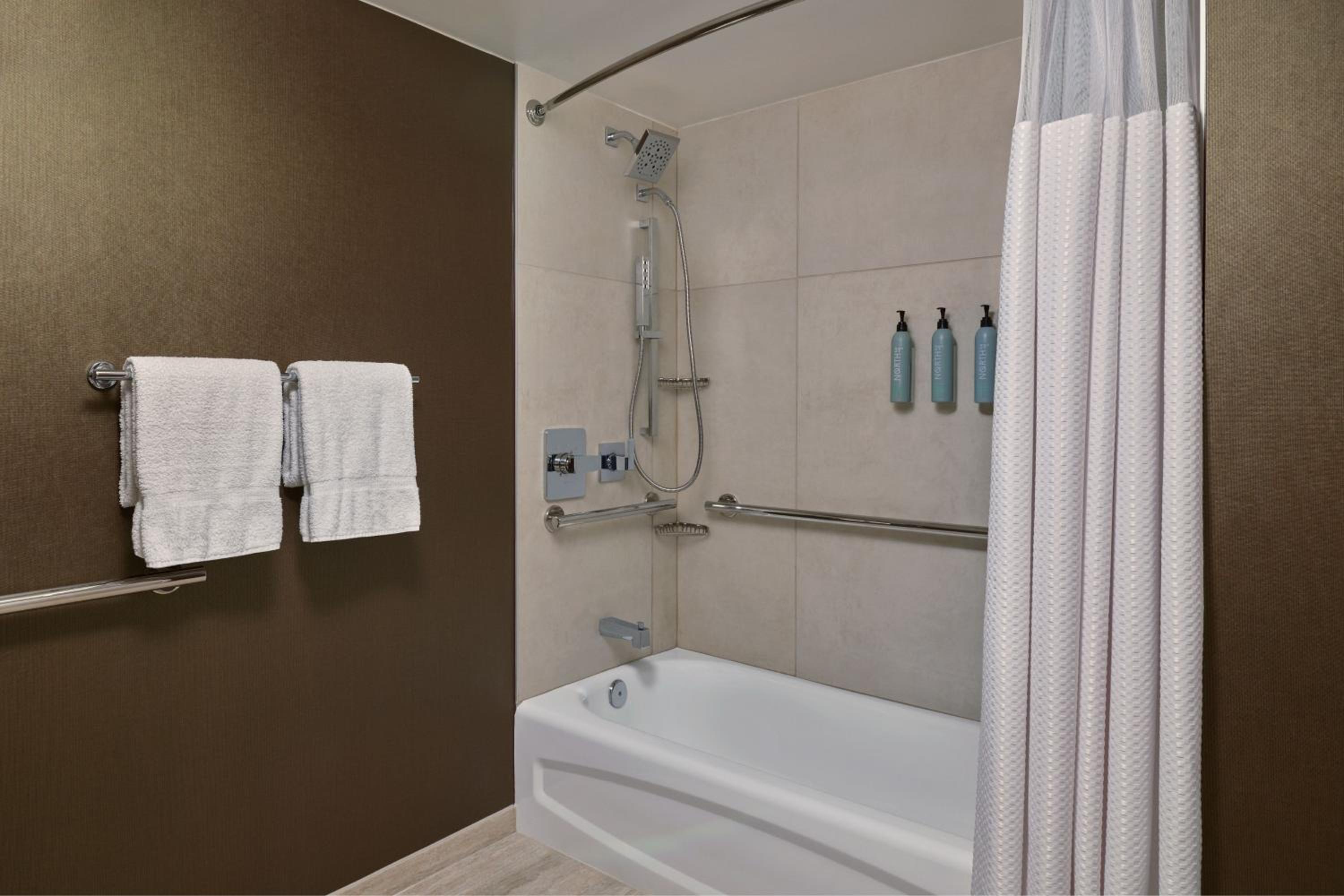 Courtyard by Marriott Los Angeles Pasadena Old Town - Property Image 43