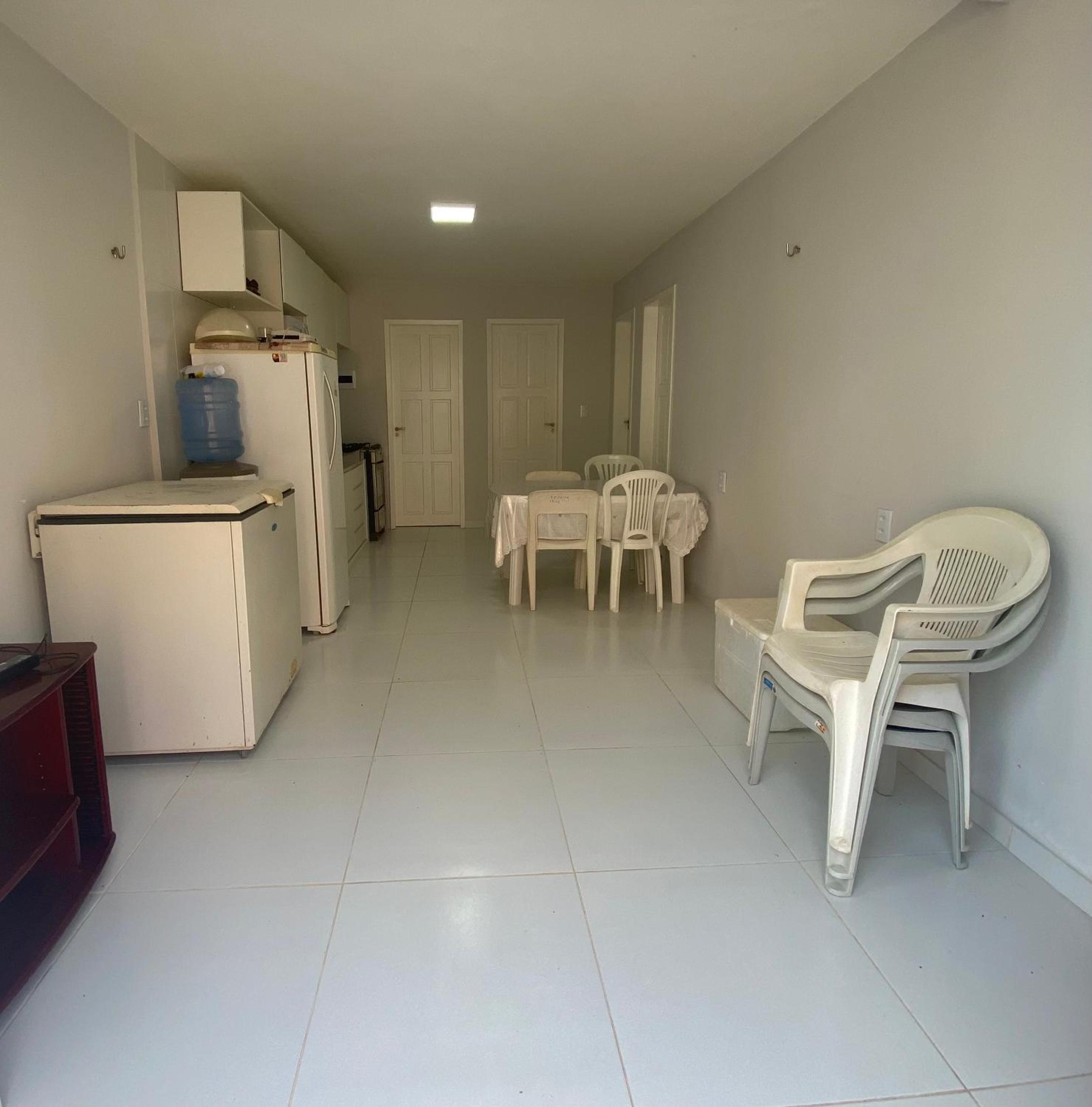 Apartamento térreo no Morro Branco Marina II