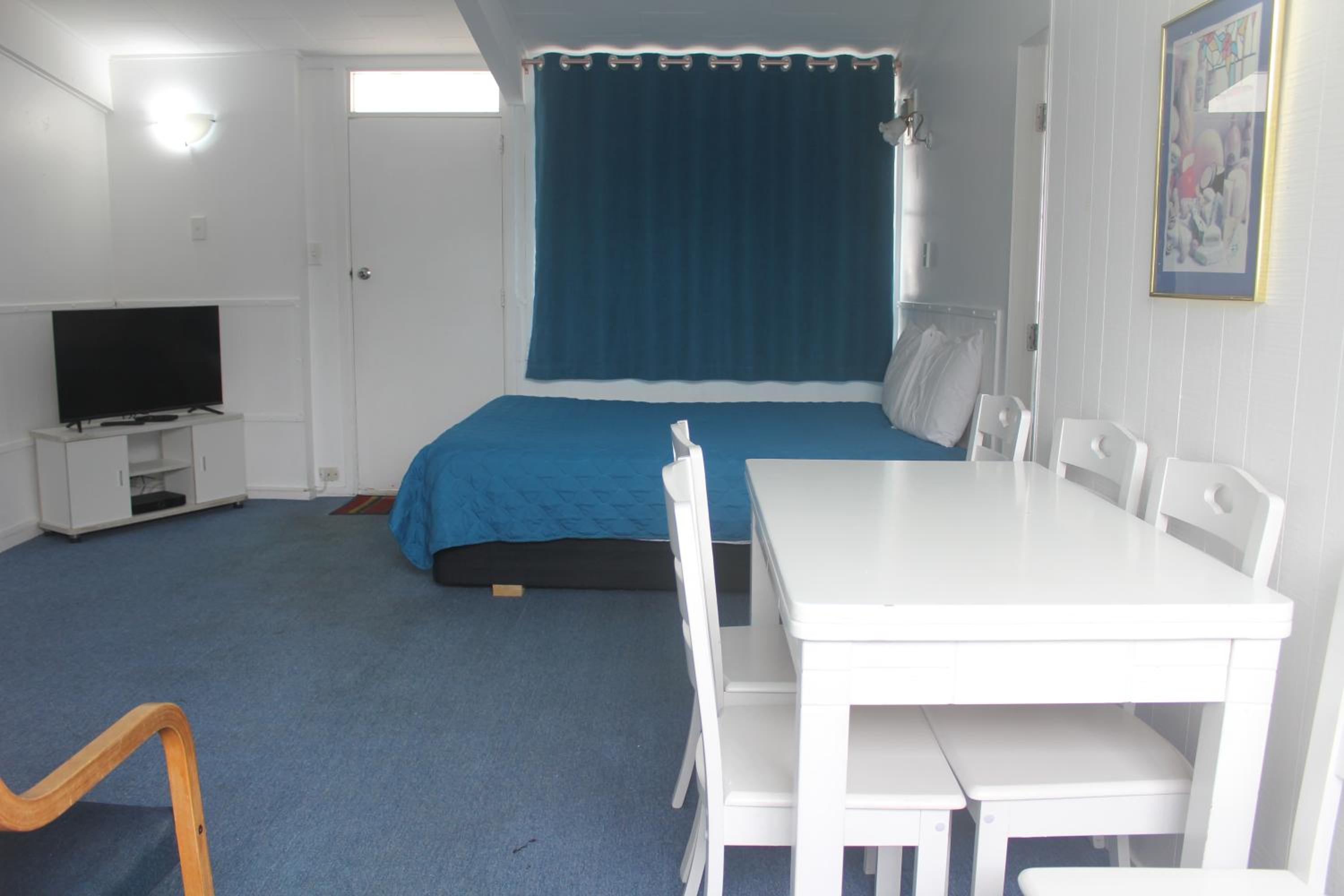 Golden Glow Motel