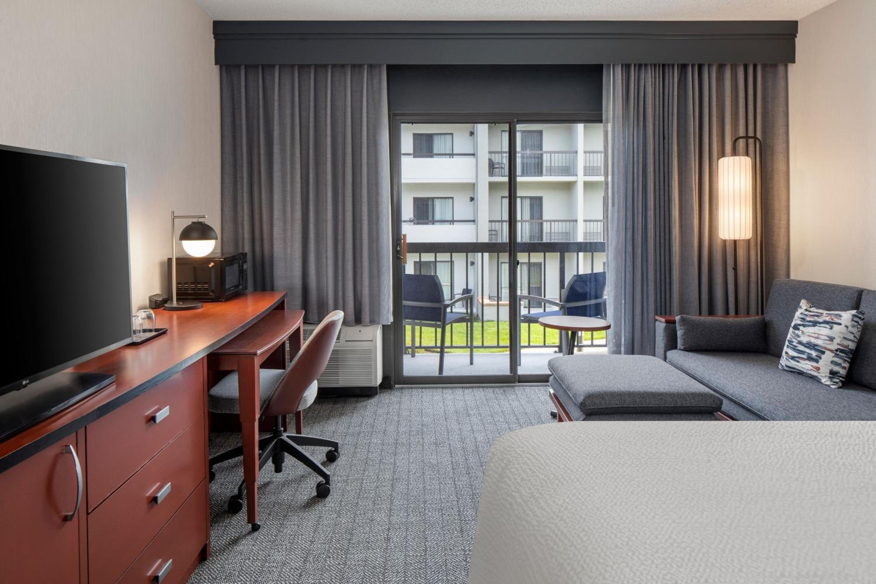 Waukegan Vacations - Courtyard by Marriott Chicago Waukegan / Gurnee - Property Image 10