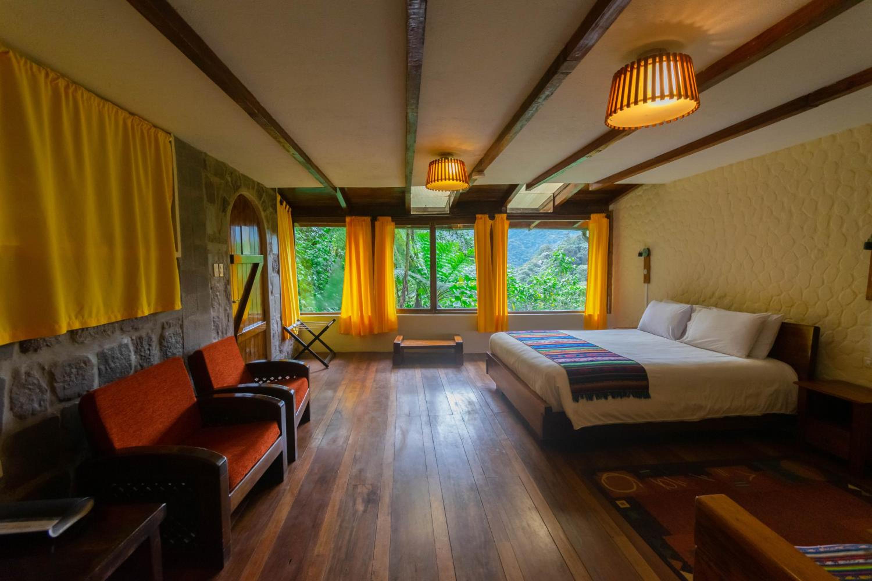 Bellavista Cloud Forest Lodge & Private Protected Area