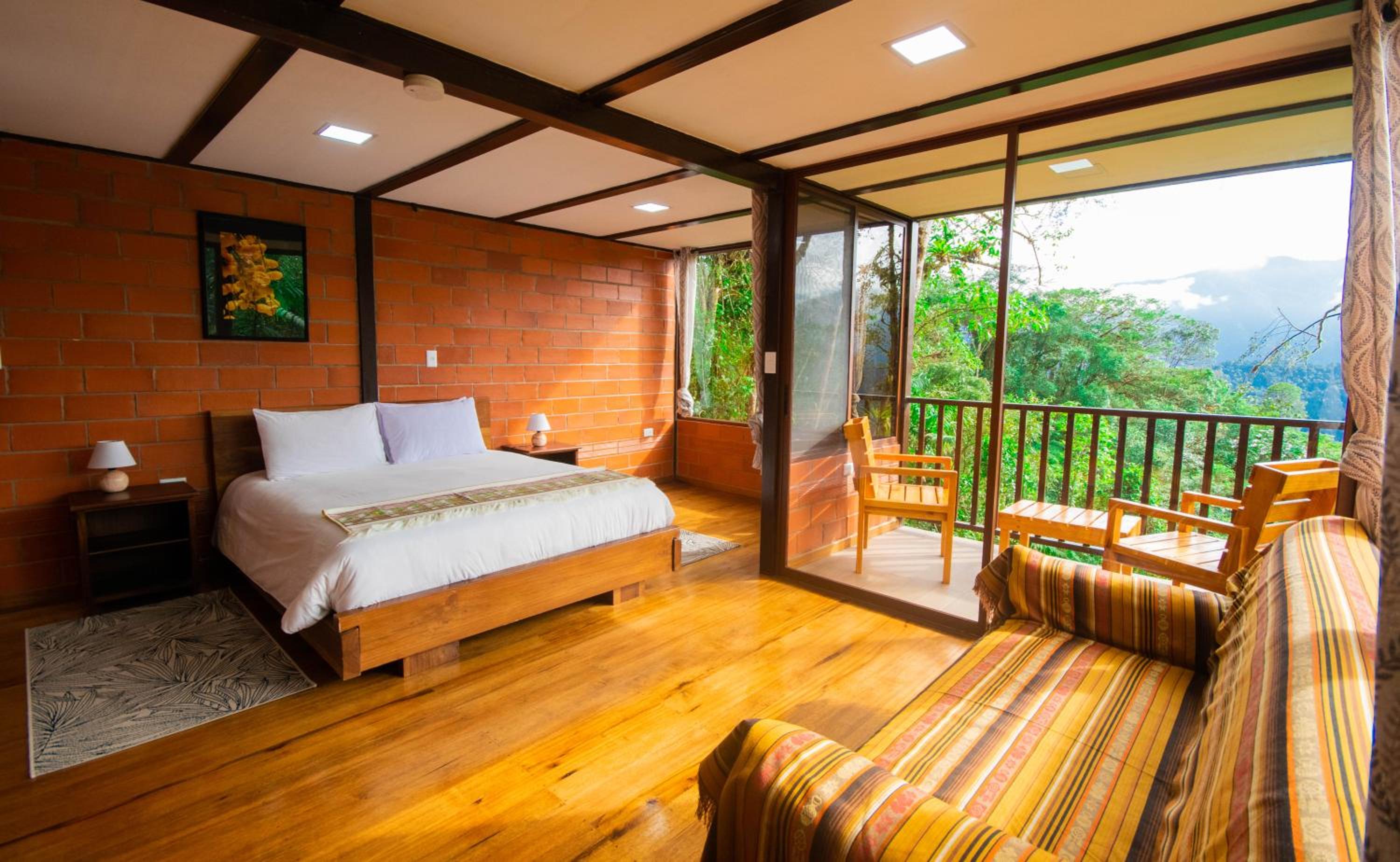 Bellavista Cloud Forest Lodge & Private Protected Area