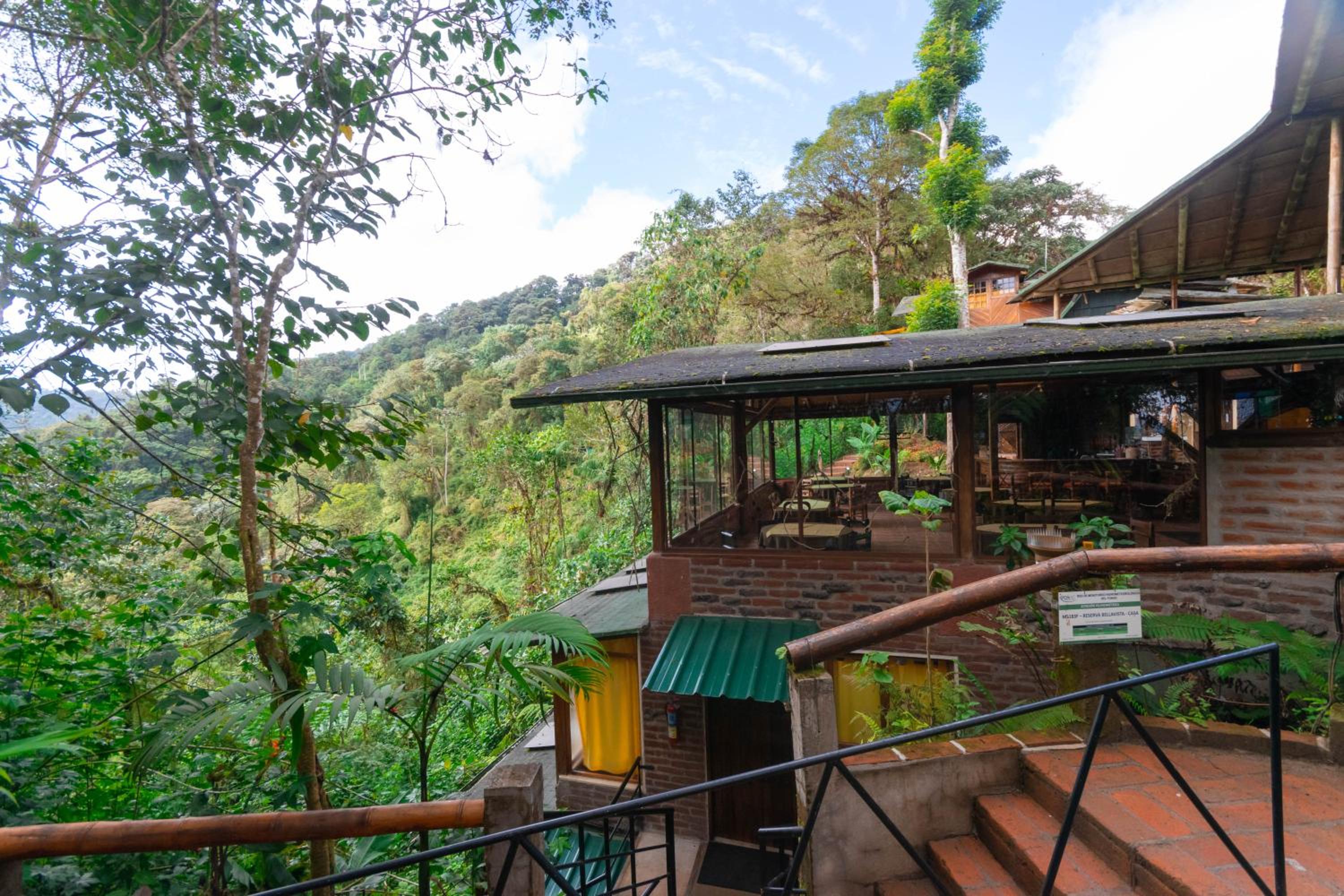 Bellavista Cloud Forest Lodge & Private Protected Area
