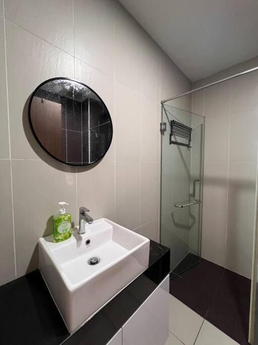 Luxury Studio at D Secret Garden - Johor Bahru, UTM, Setia Tropika, Kempas, Paradigm Mall, Mid Valley- 1-3 Pax, Business Trip Welcome